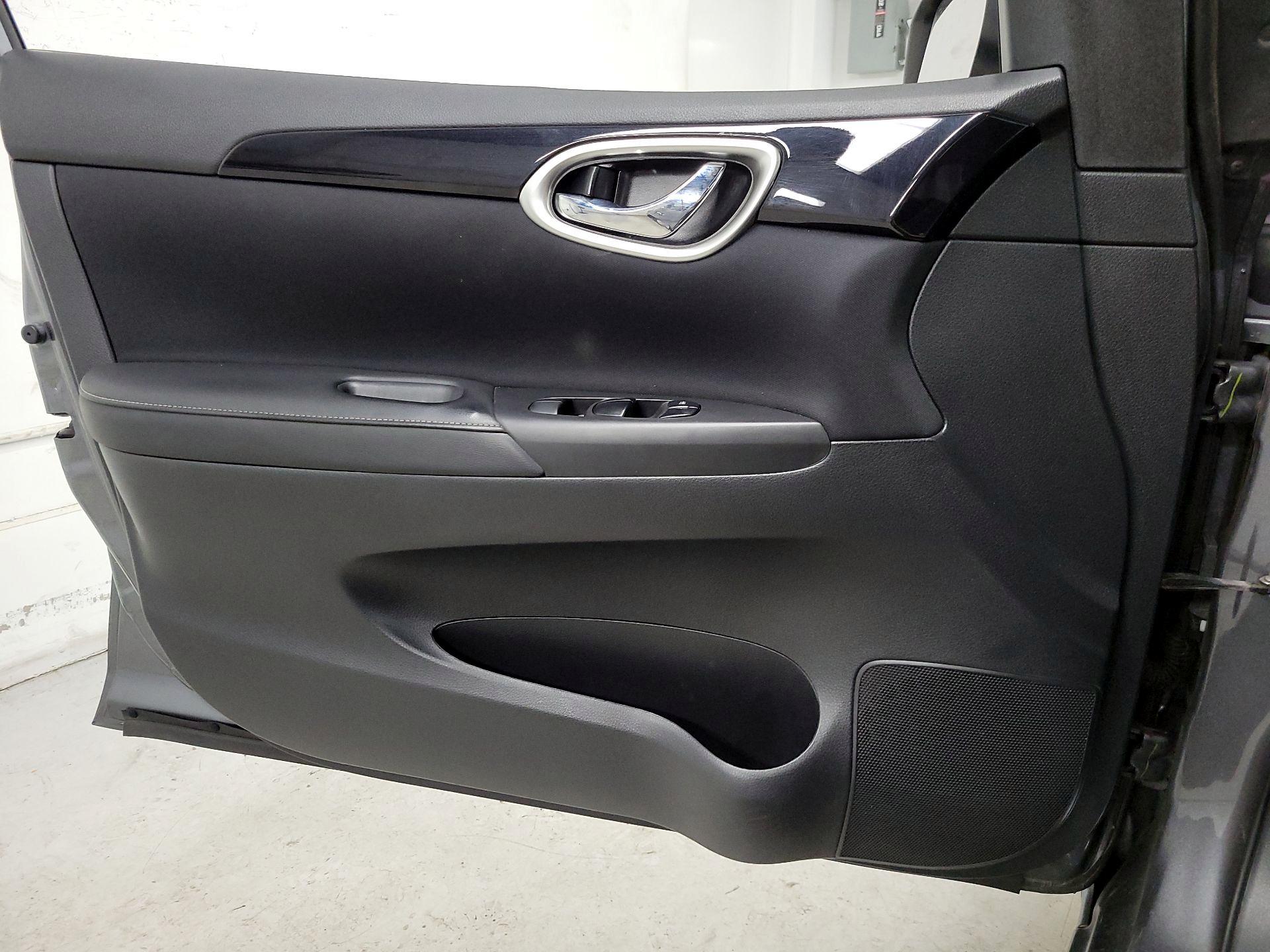 Thumbnail: 2019 Nissan Sentra - 12