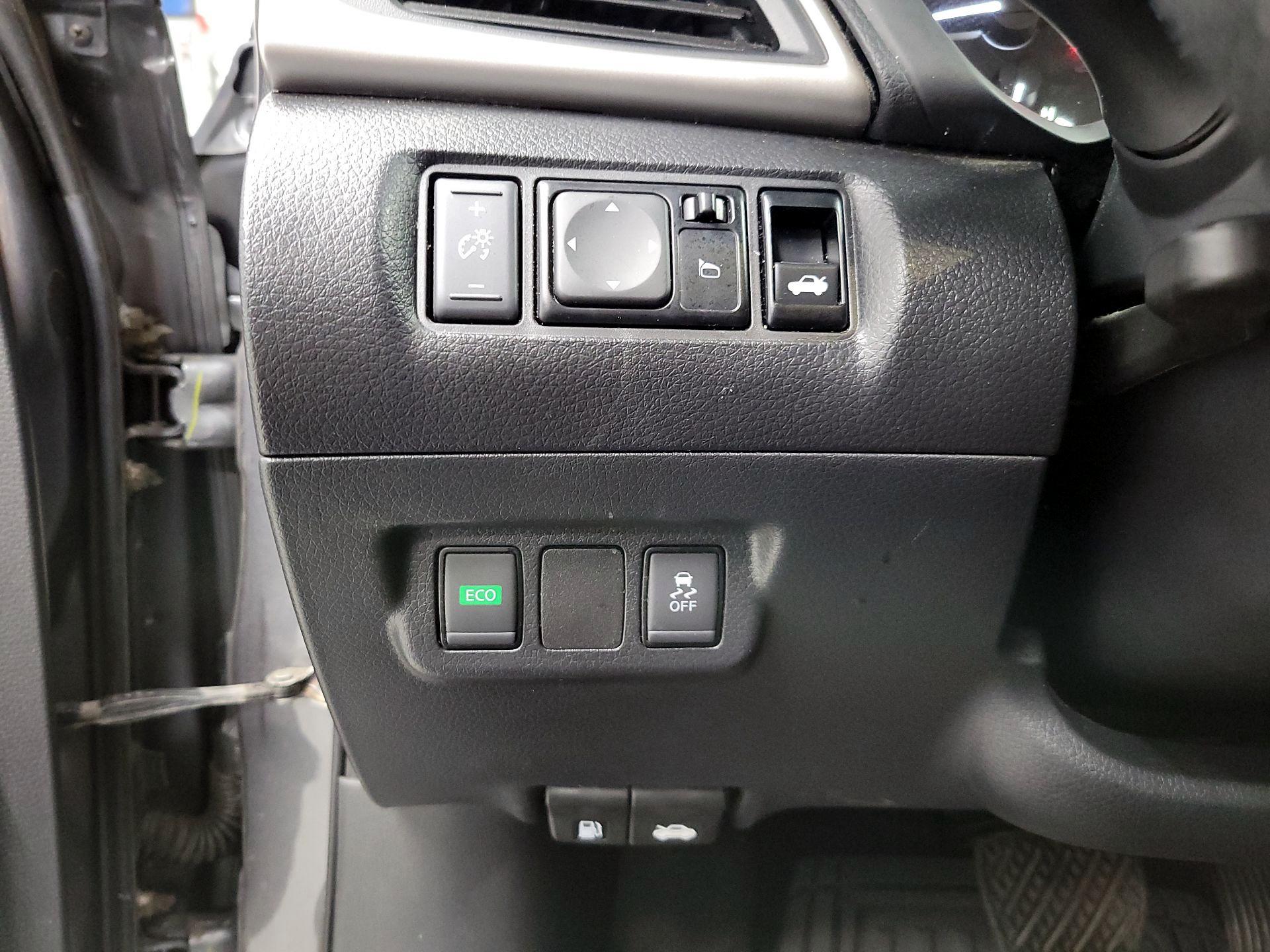 Thumbnail: 2019 Nissan Sentra - 13