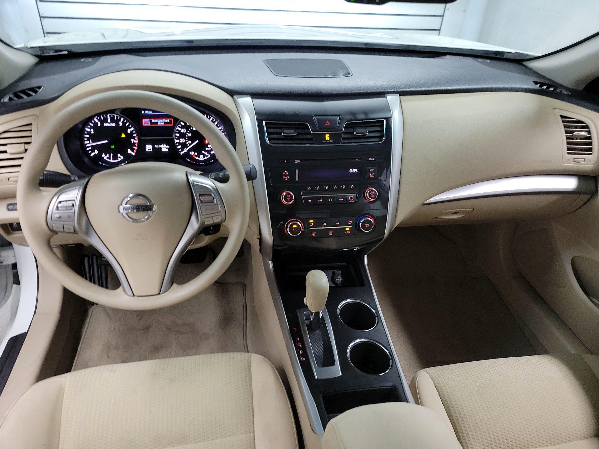 Thumbnail: 2014 Nissan Altima - 9