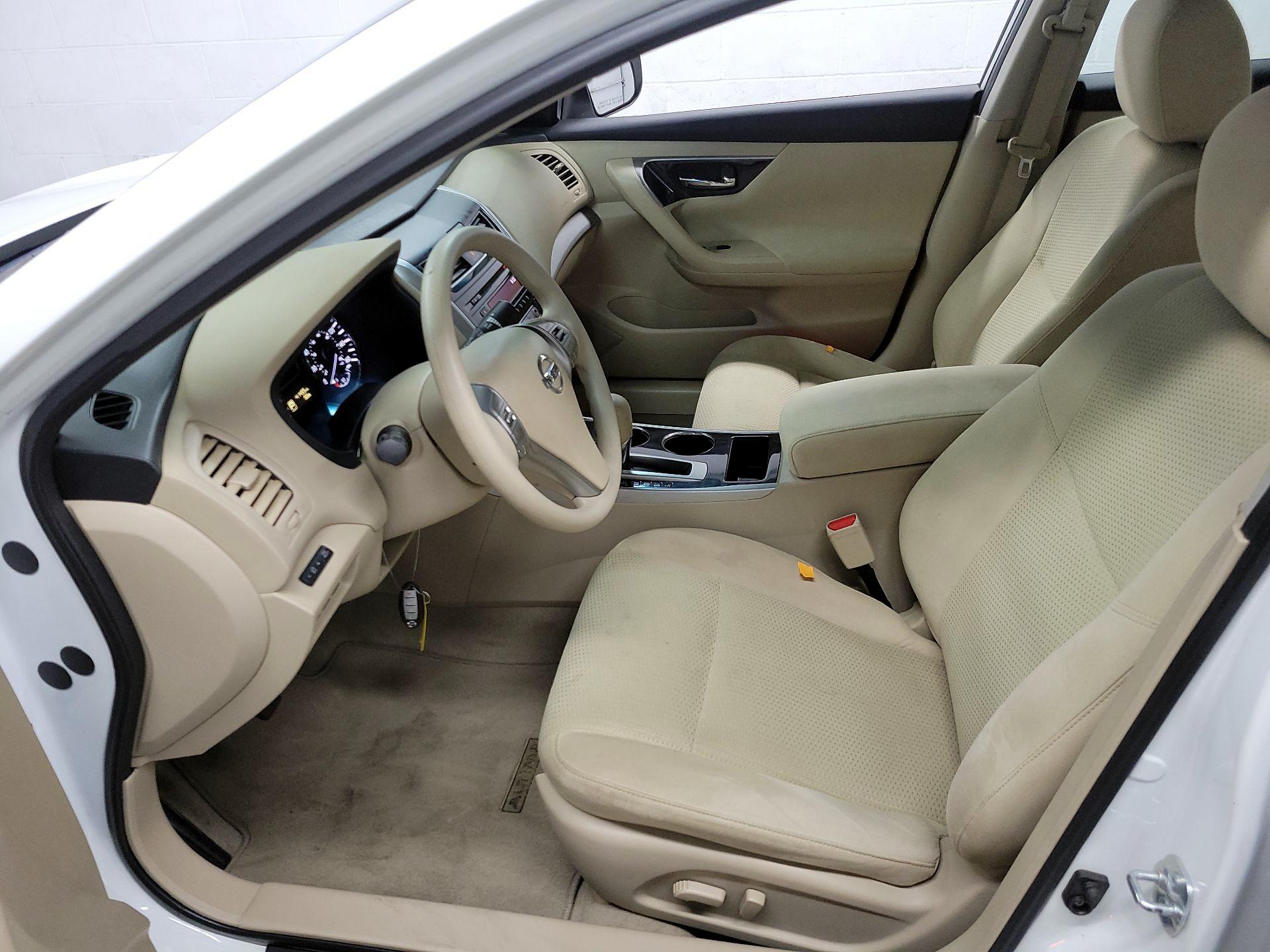 Thumbnail: 2014 Nissan Altima - 11
