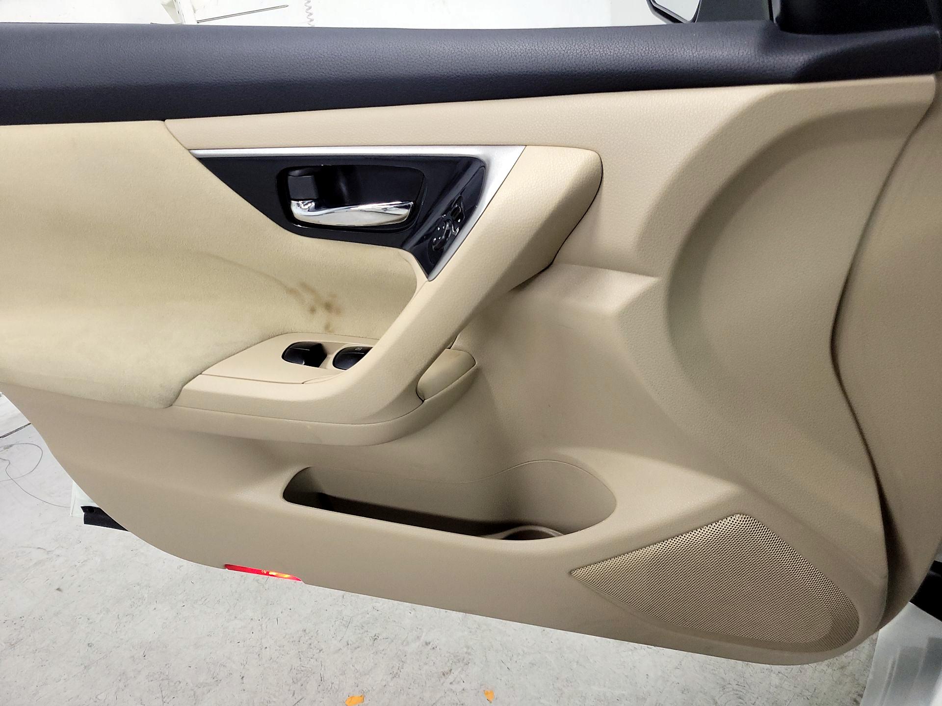 Thumbnail: 2014 Nissan Altima - 12