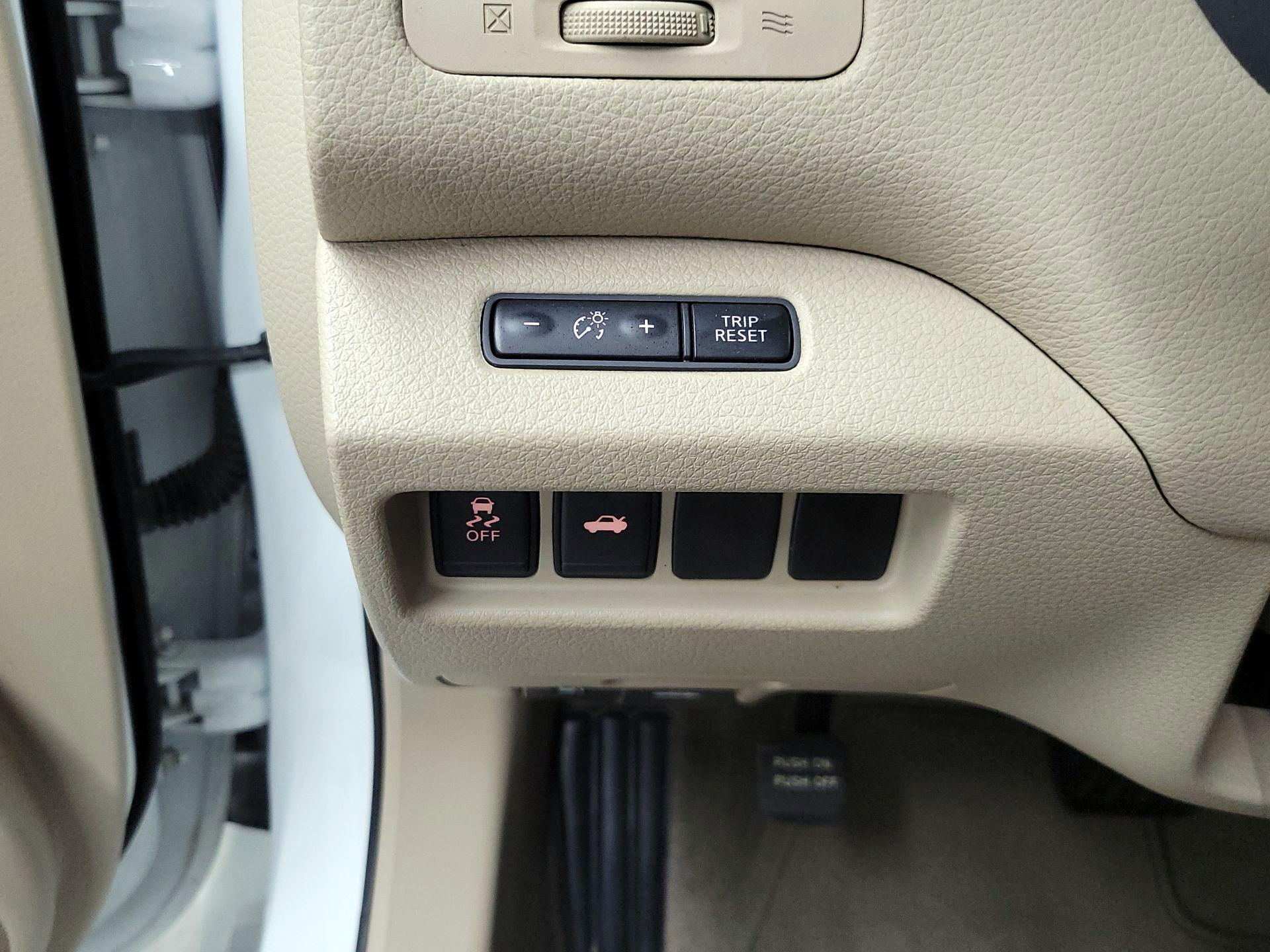 Thumbnail: 2014 Nissan Altima - 13