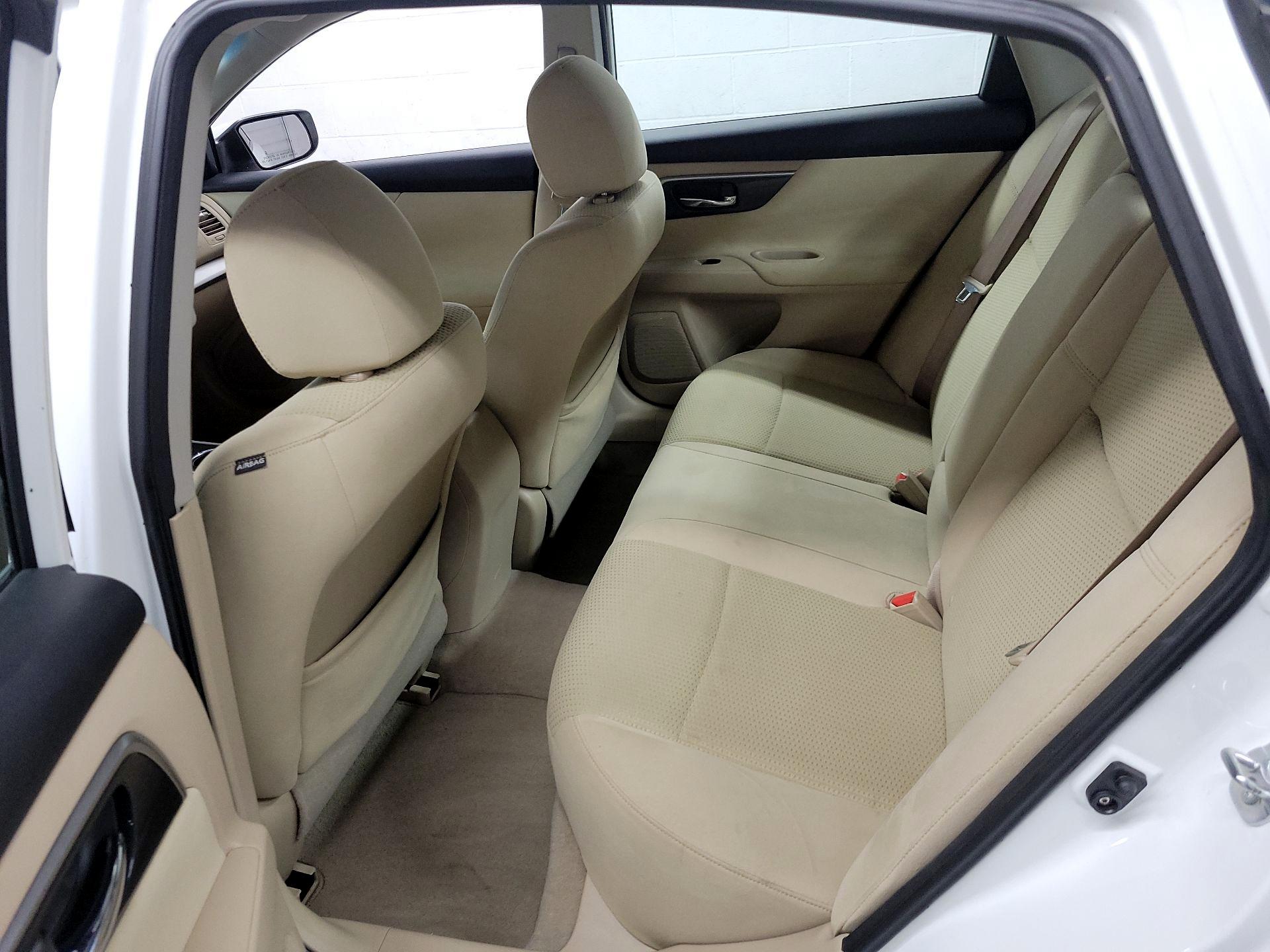 Thumbnail: 2014 Nissan Altima - 17