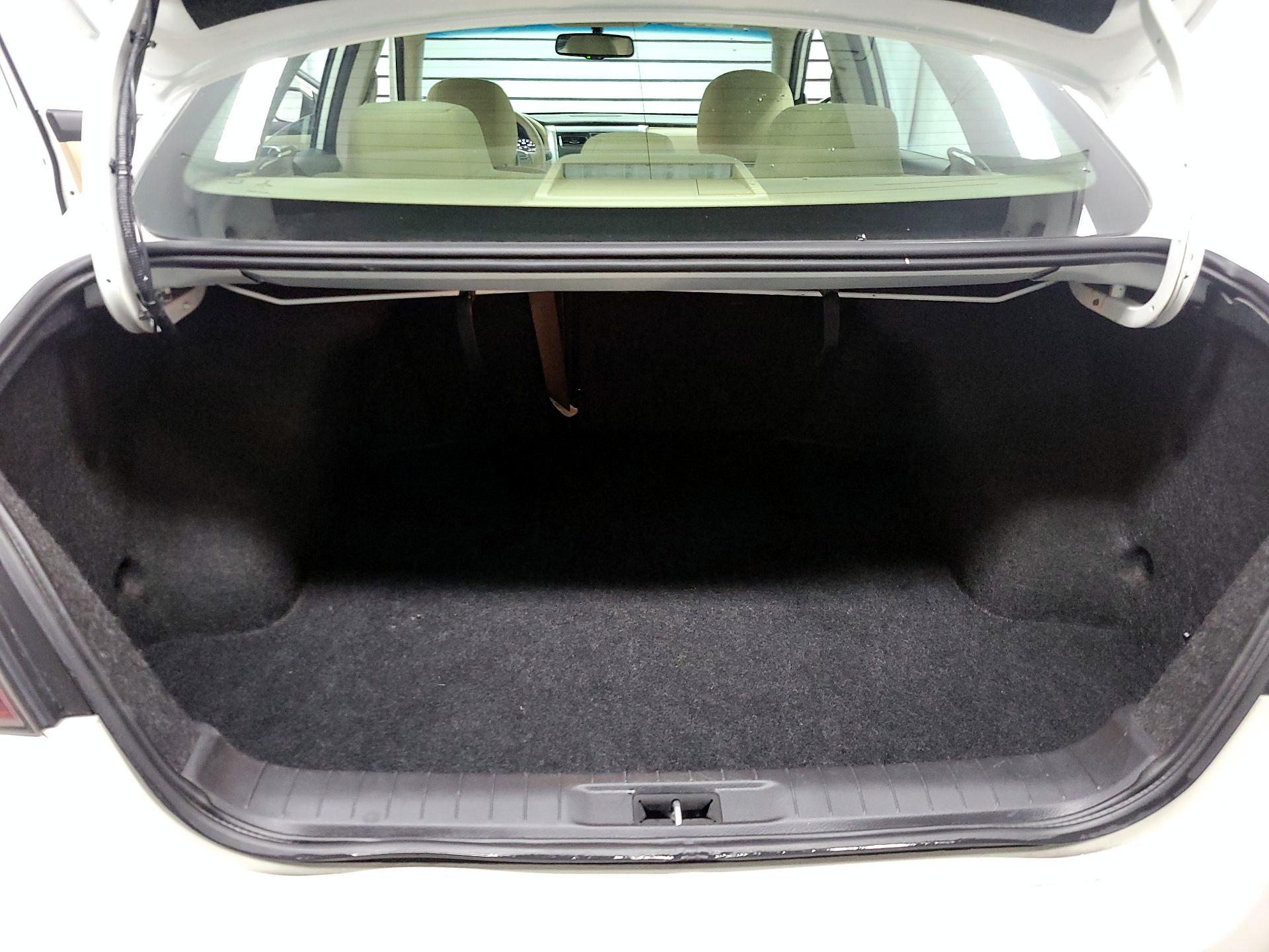 Thumbnail: 2014 Nissan Altima - 18