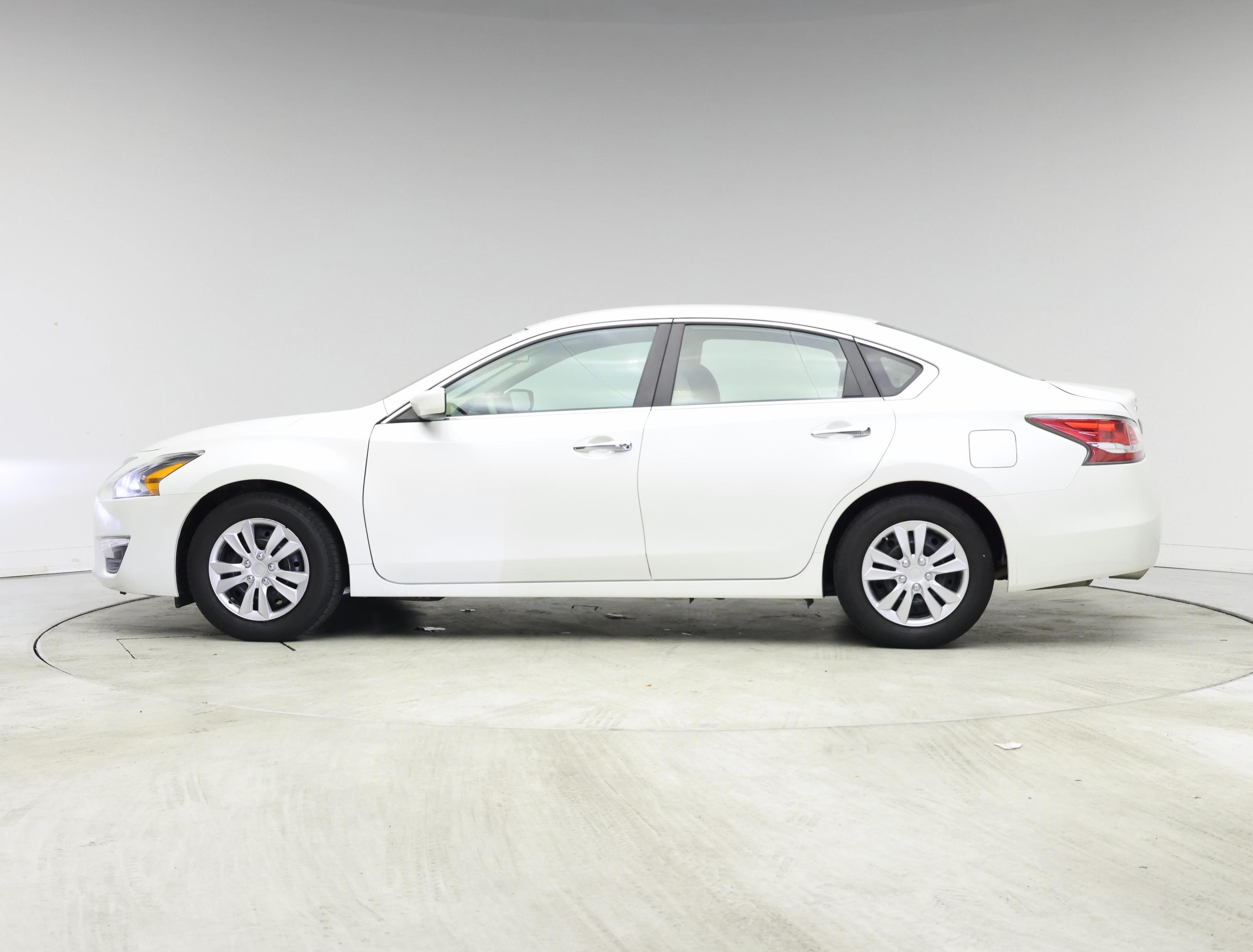 Thumbnail: 2014 Nissan Altima - 3