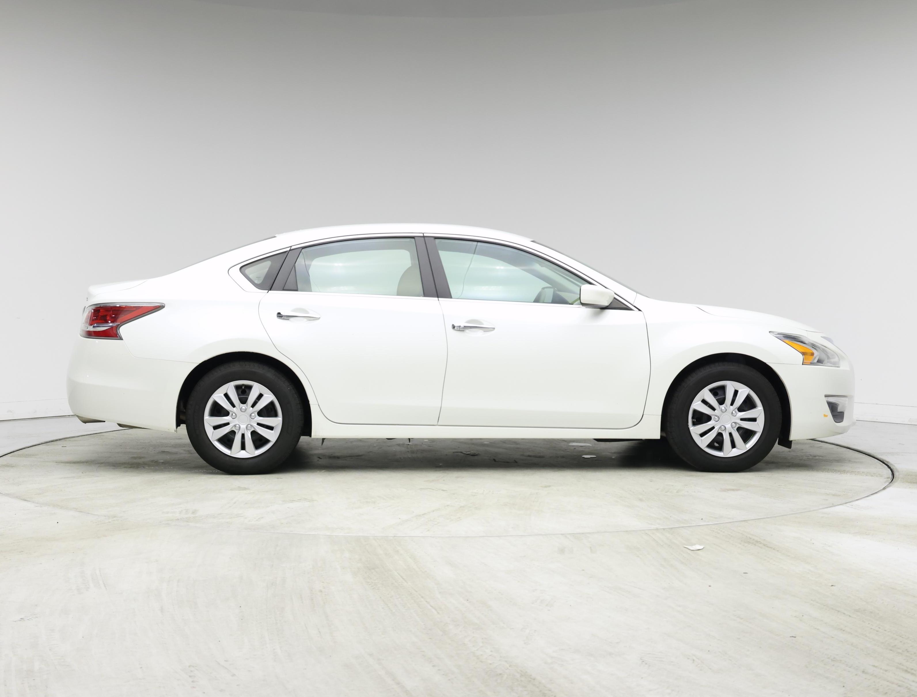 Thumbnail: 2014 Nissan Altima - 7