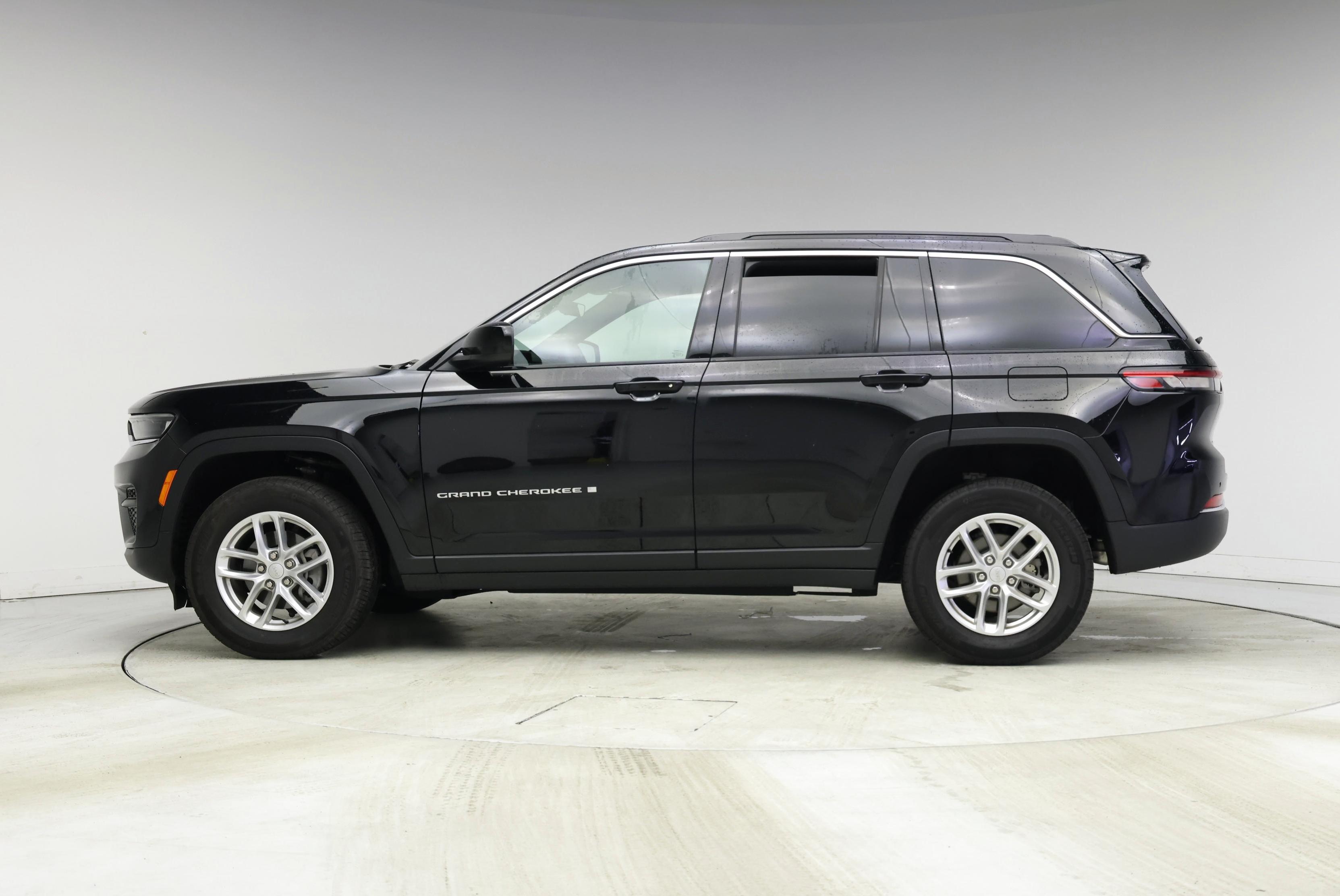 Thumbnail: 2025 Jeep Grand Cherokee - 3