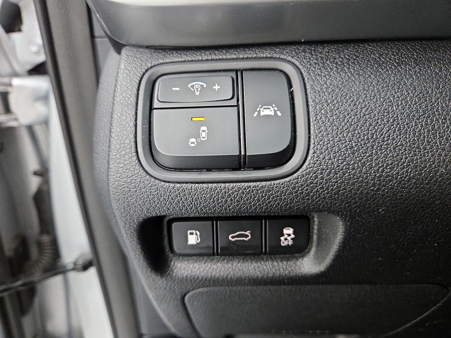 Thumbnail: 2020 Kia Optima - 13