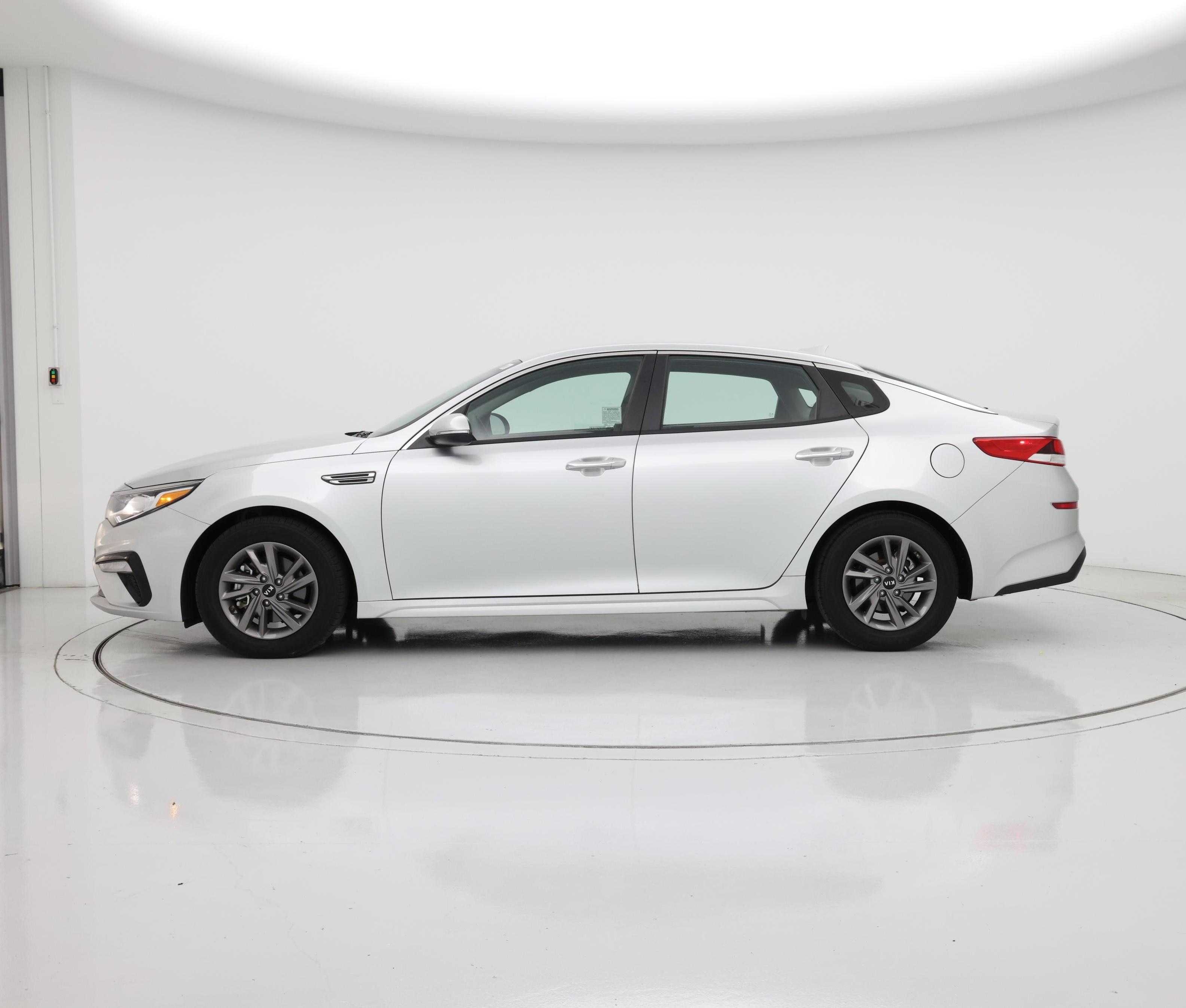 Thumbnail: 2020 Kia Optima - 3