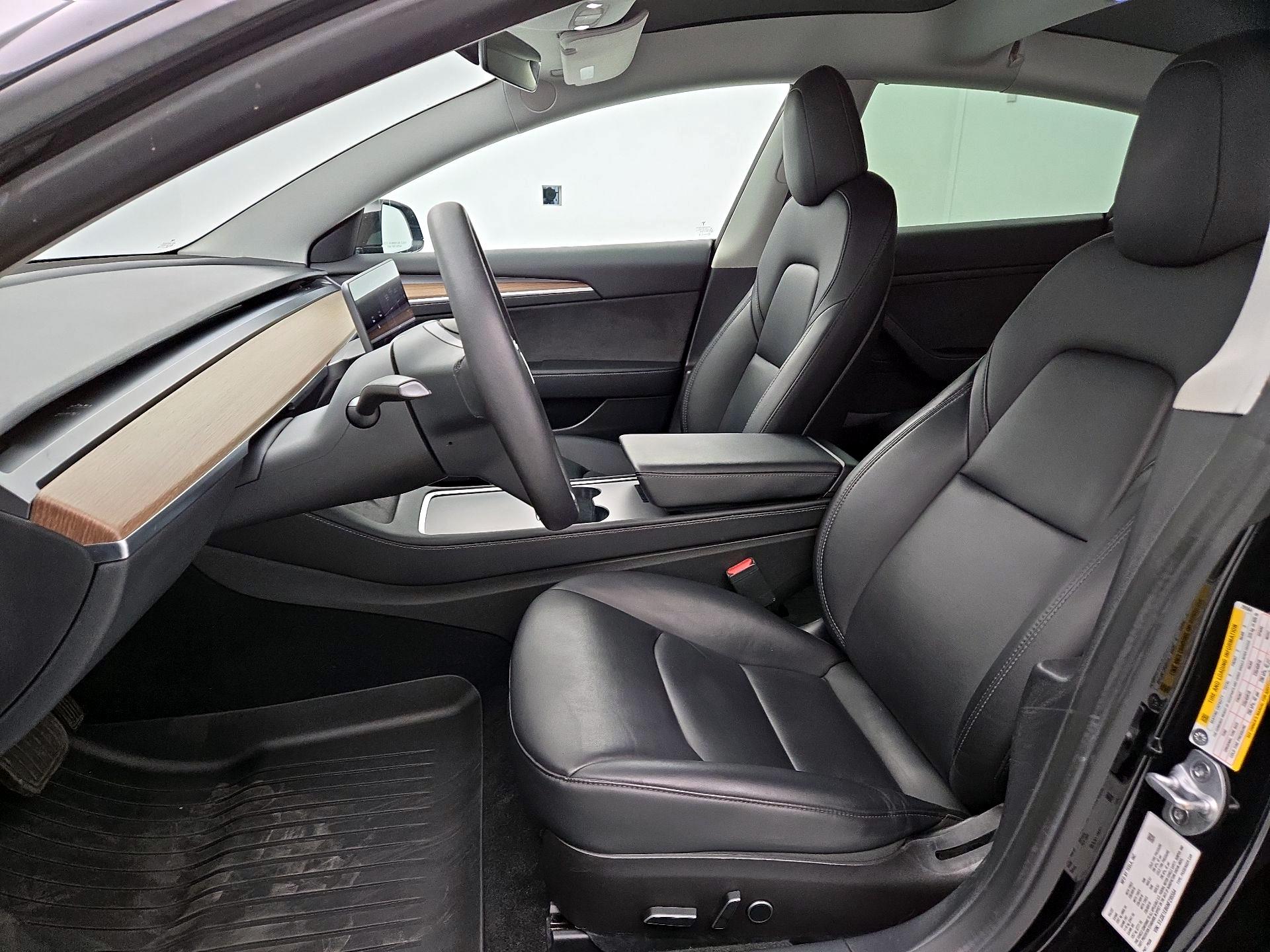 Thumbnail: 2022 Tesla Model 3 - 11