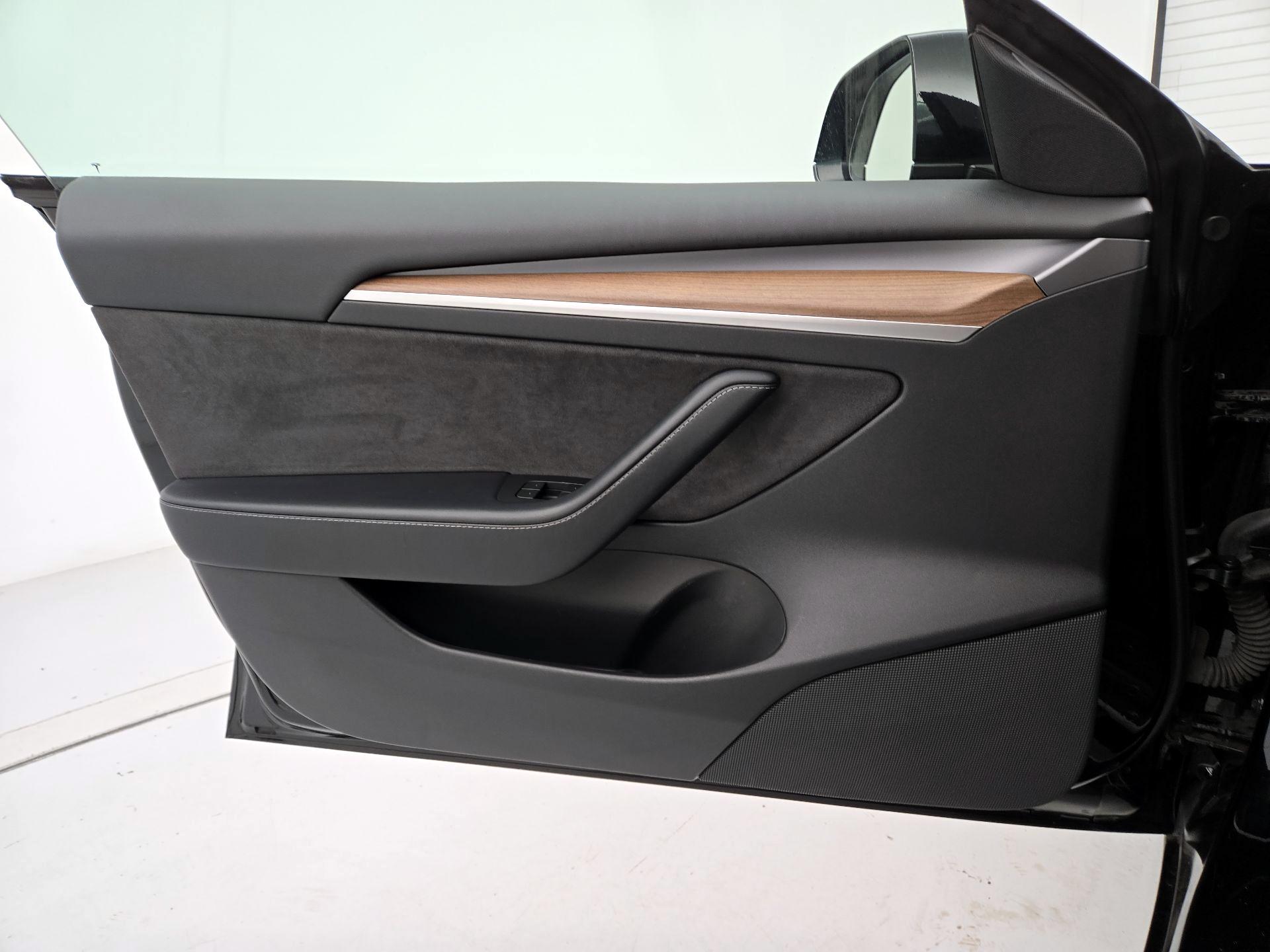 Thumbnail: 2022 Tesla Model 3 - 12