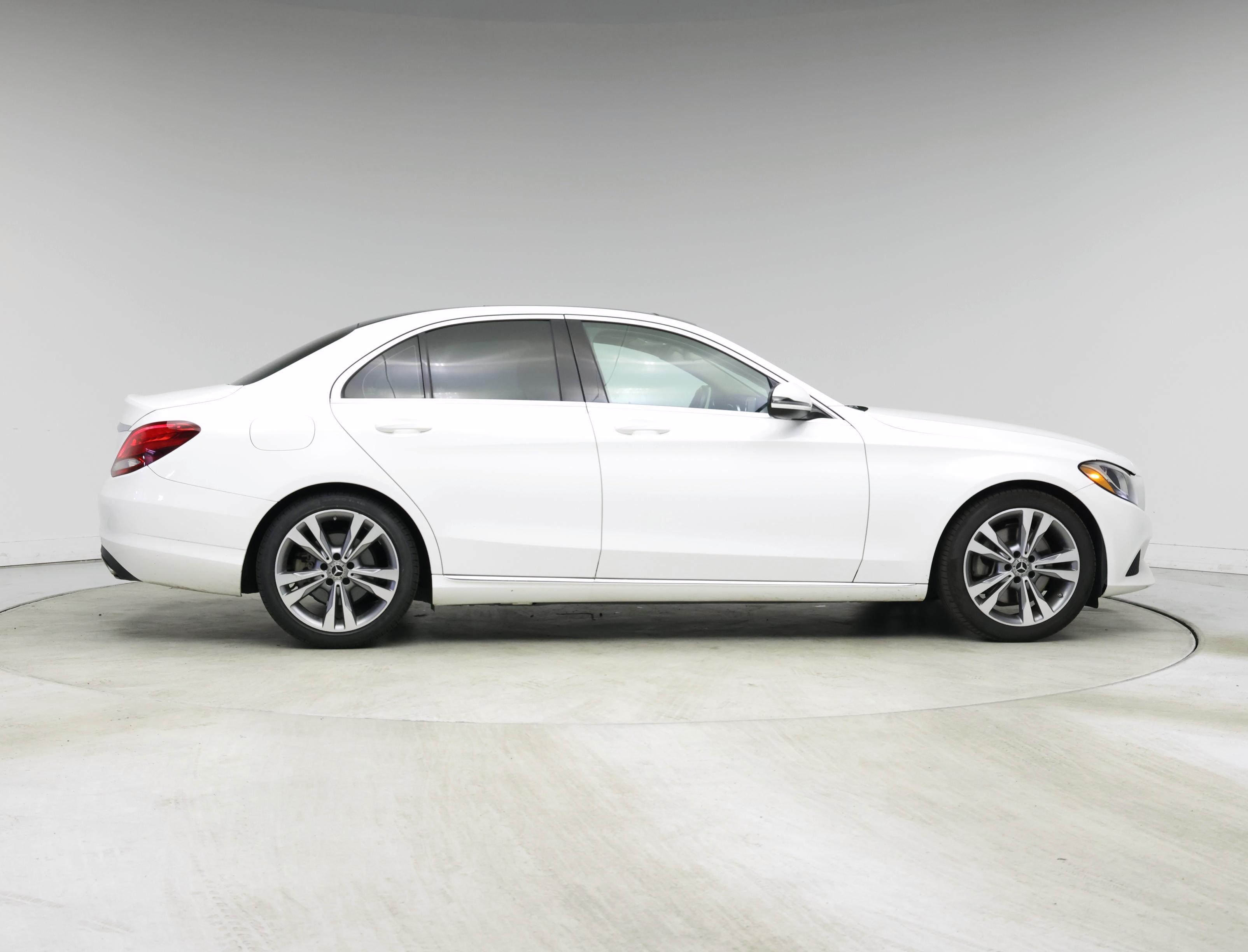 Thumbnail: 2017 Mercedes-Benz C-Class - 7