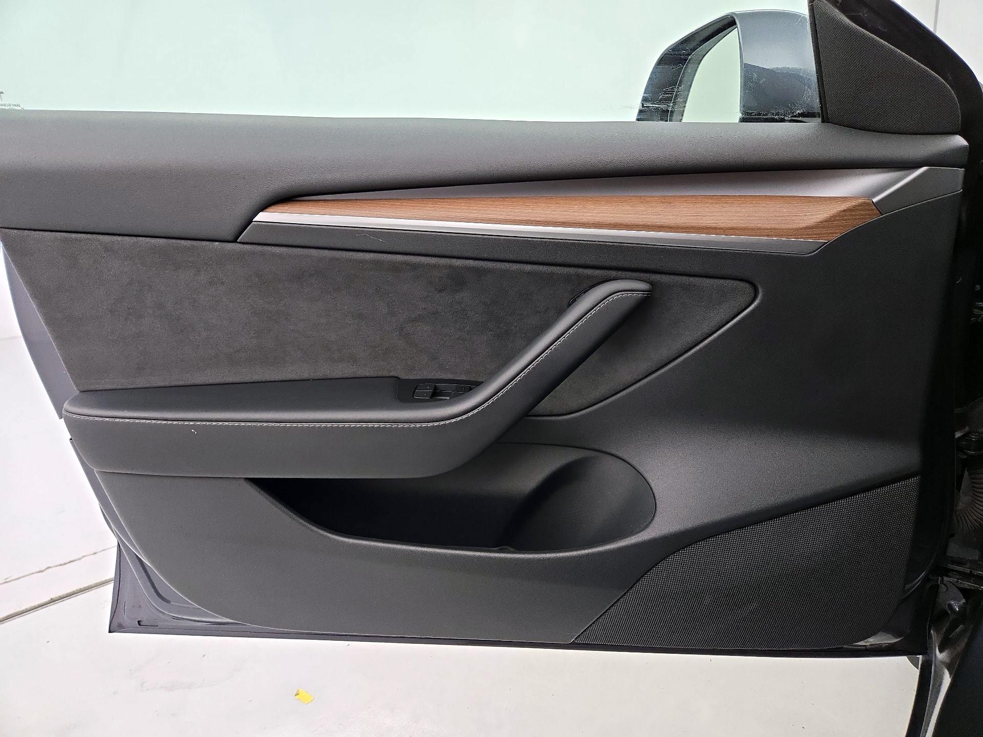 Thumbnail: 2023 Tesla Model 3 - 12