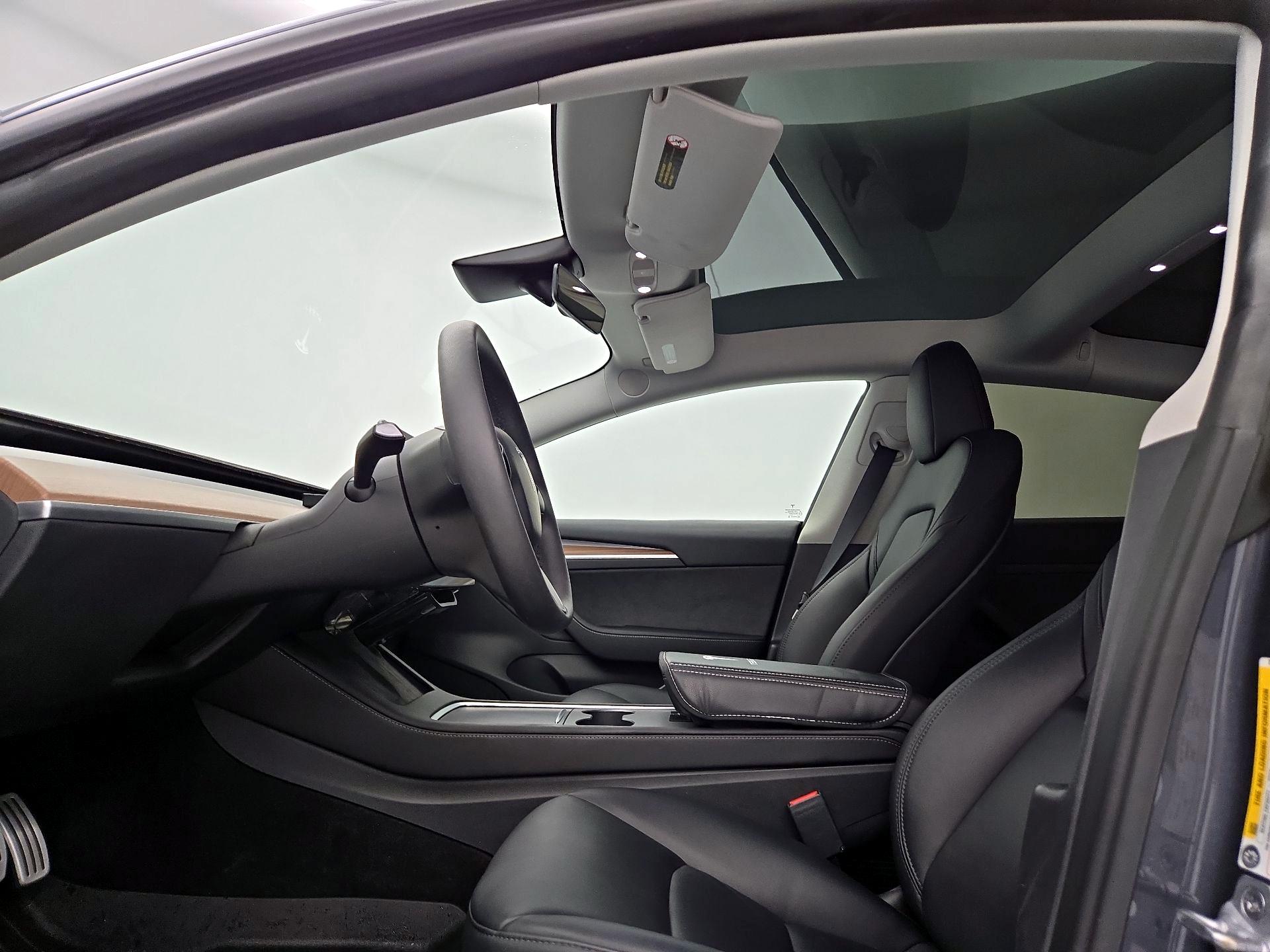 Thumbnail: 2023 Tesla Model 3 - 18