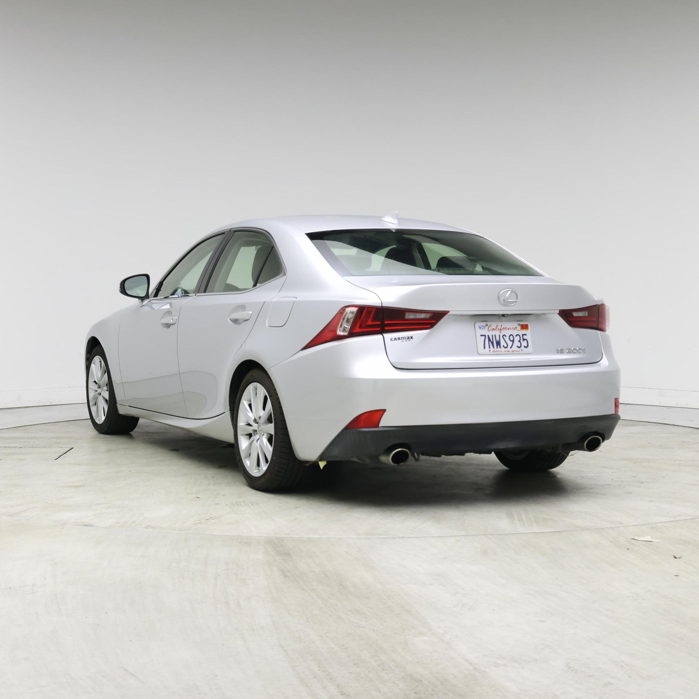 Thumbnail: 2016 Lexus IS - 2