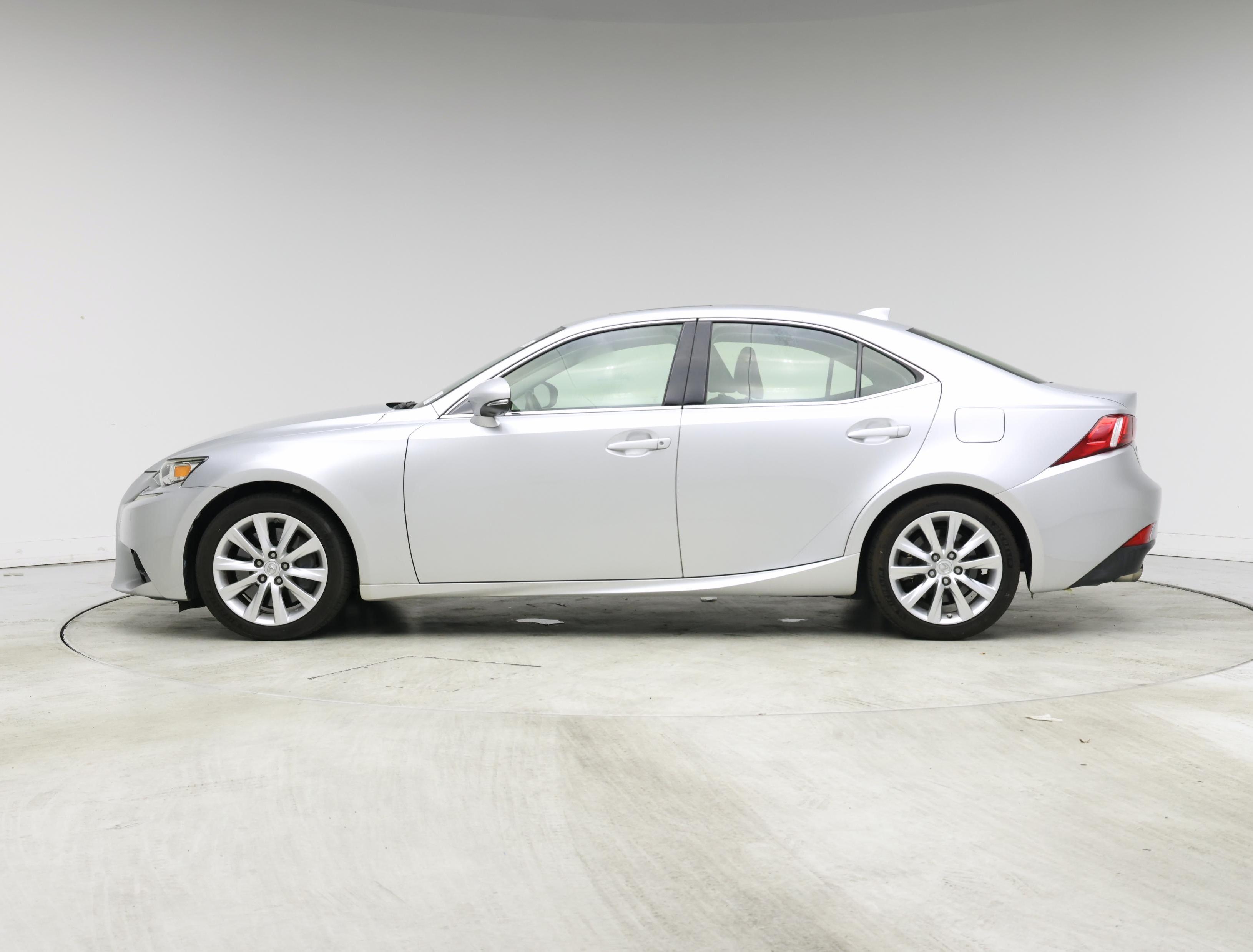 Thumbnail: 2016 Lexus IS - 3