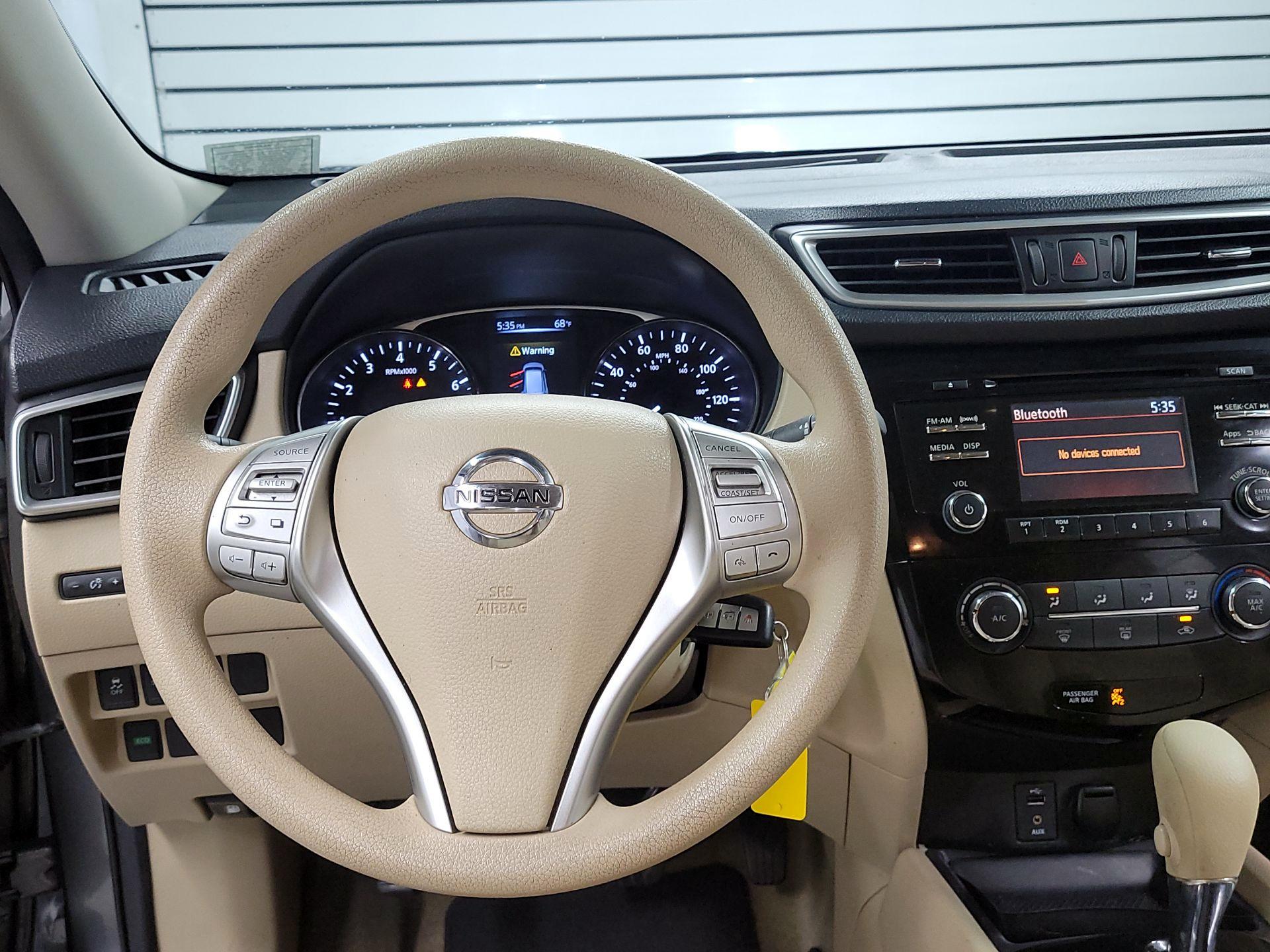 Thumbnail: 2015 Nissan Rogue - 10