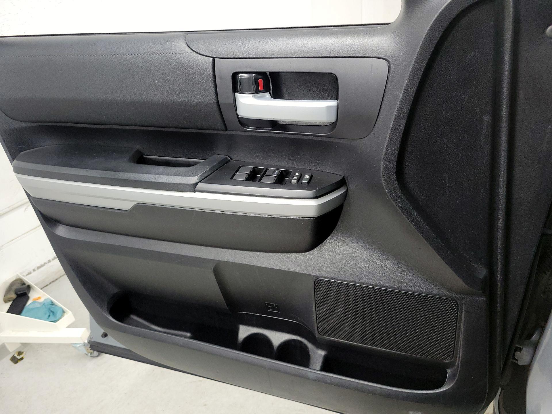 Thumbnail: 2020 Toyota Tundra - 12