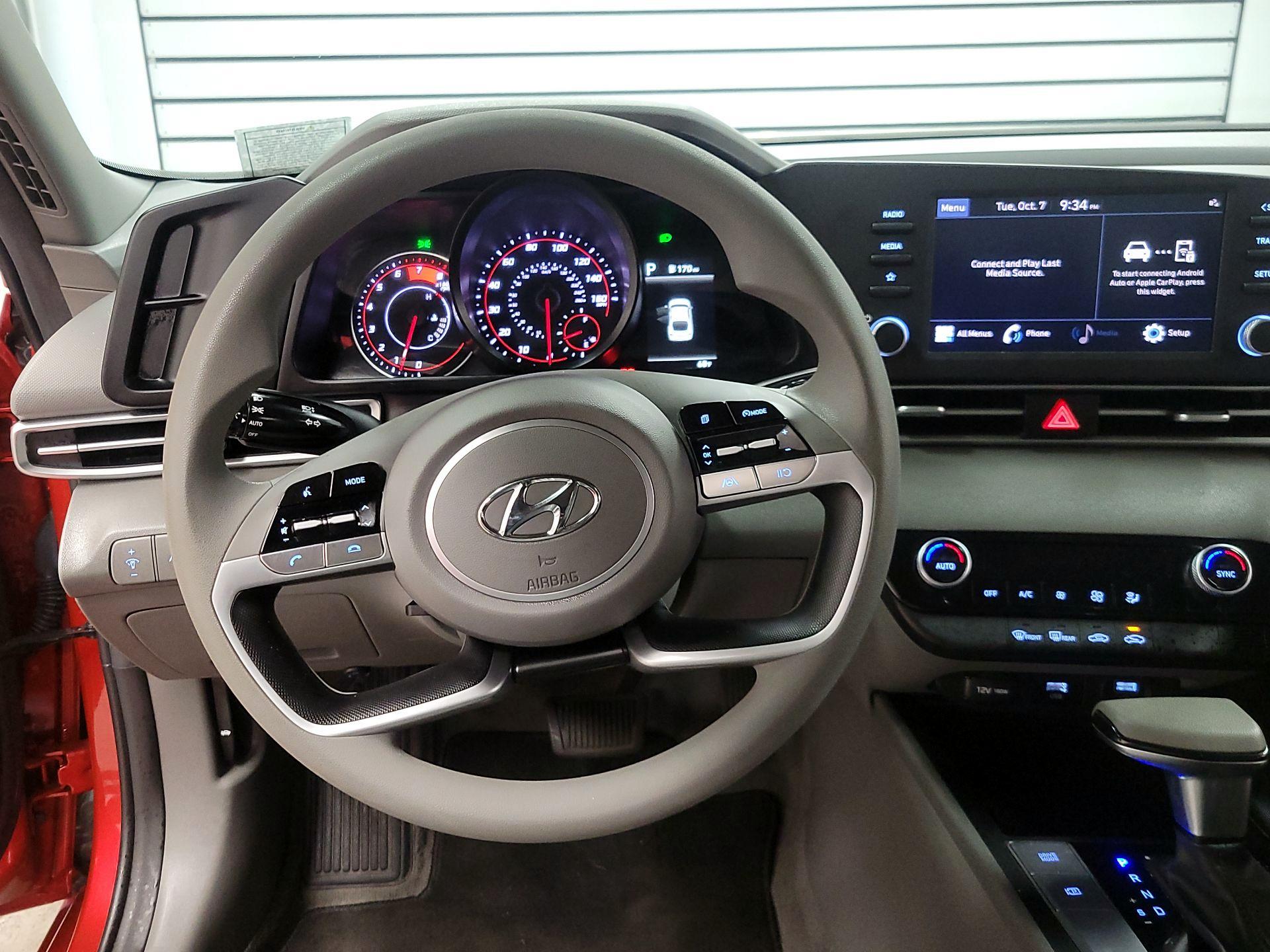 Thumbnail: 2023 Hyundai Elantra - 10