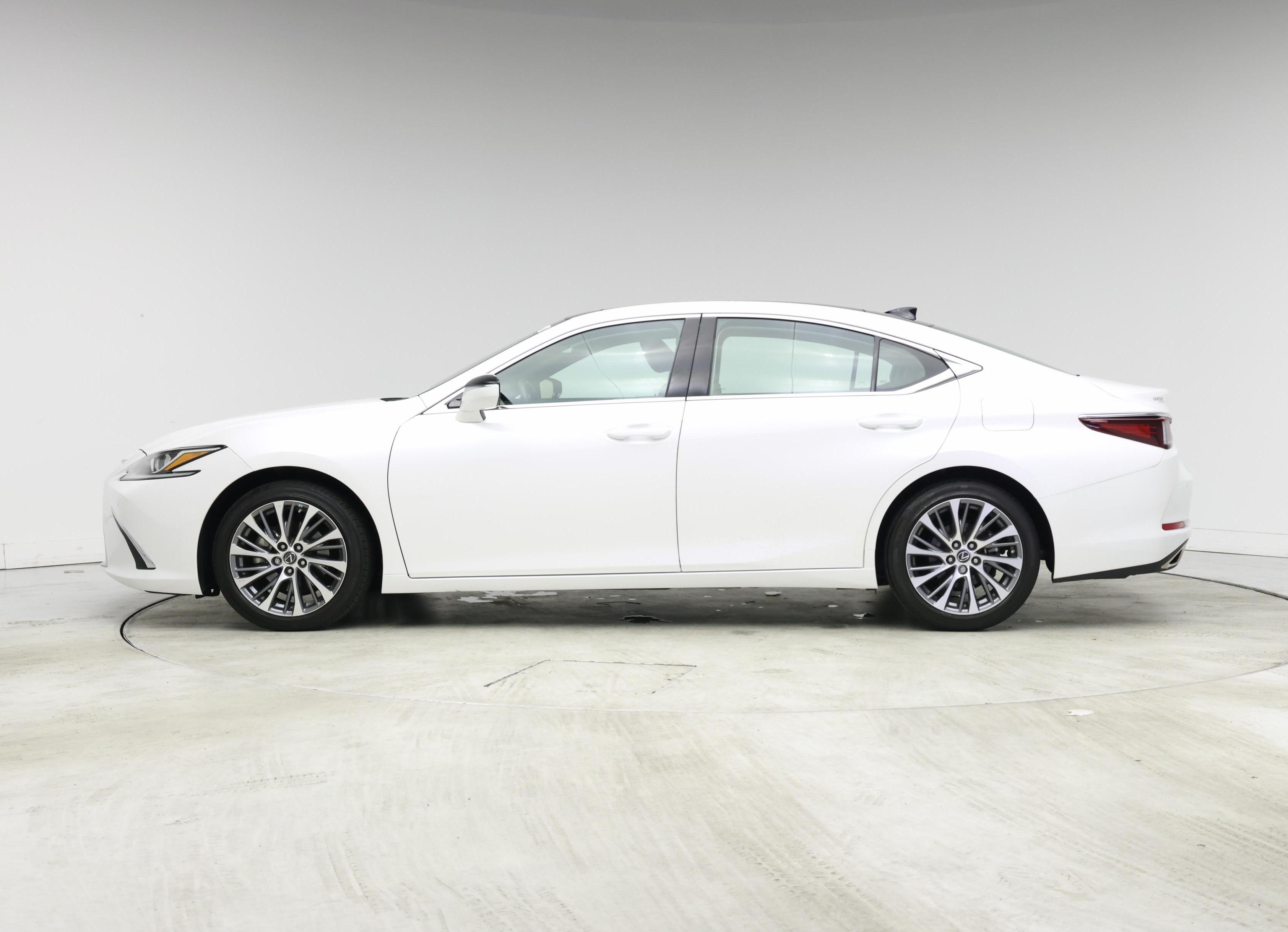 Thumbnail: 2019 Lexus ES - 3