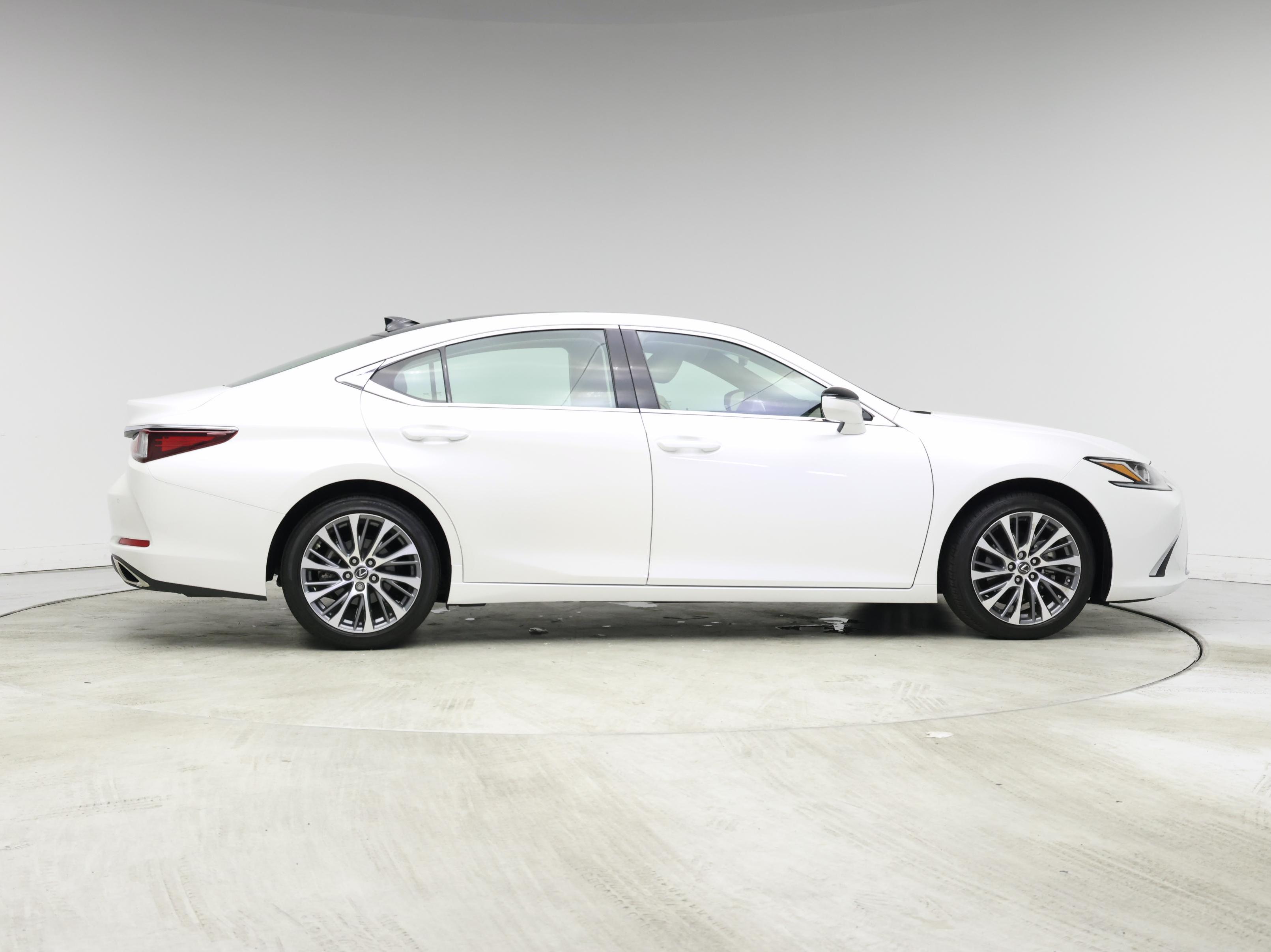 Thumbnail: 2019 Lexus ES - 7