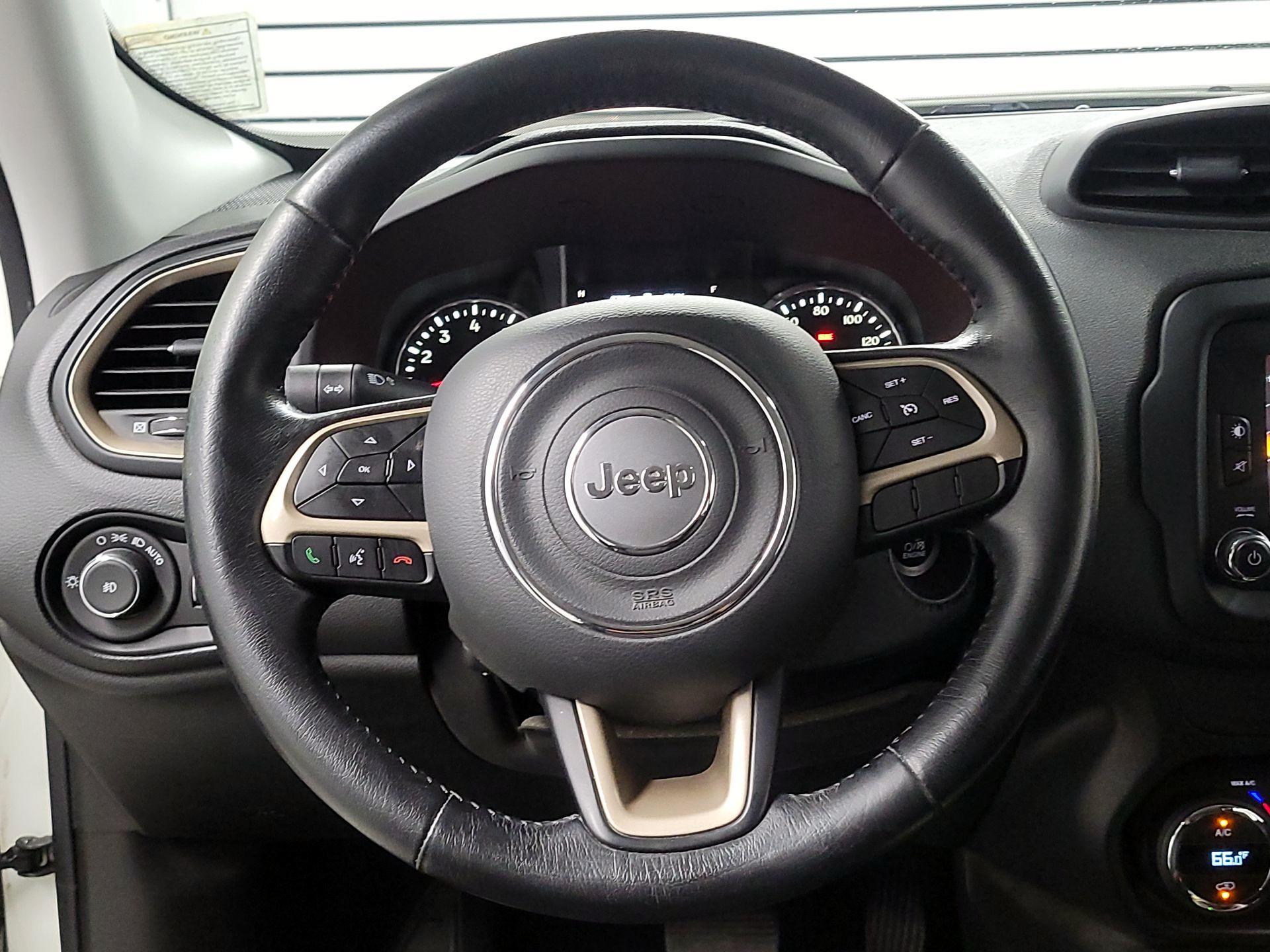 Thumbnail: 2016 Jeep Renegade - 10