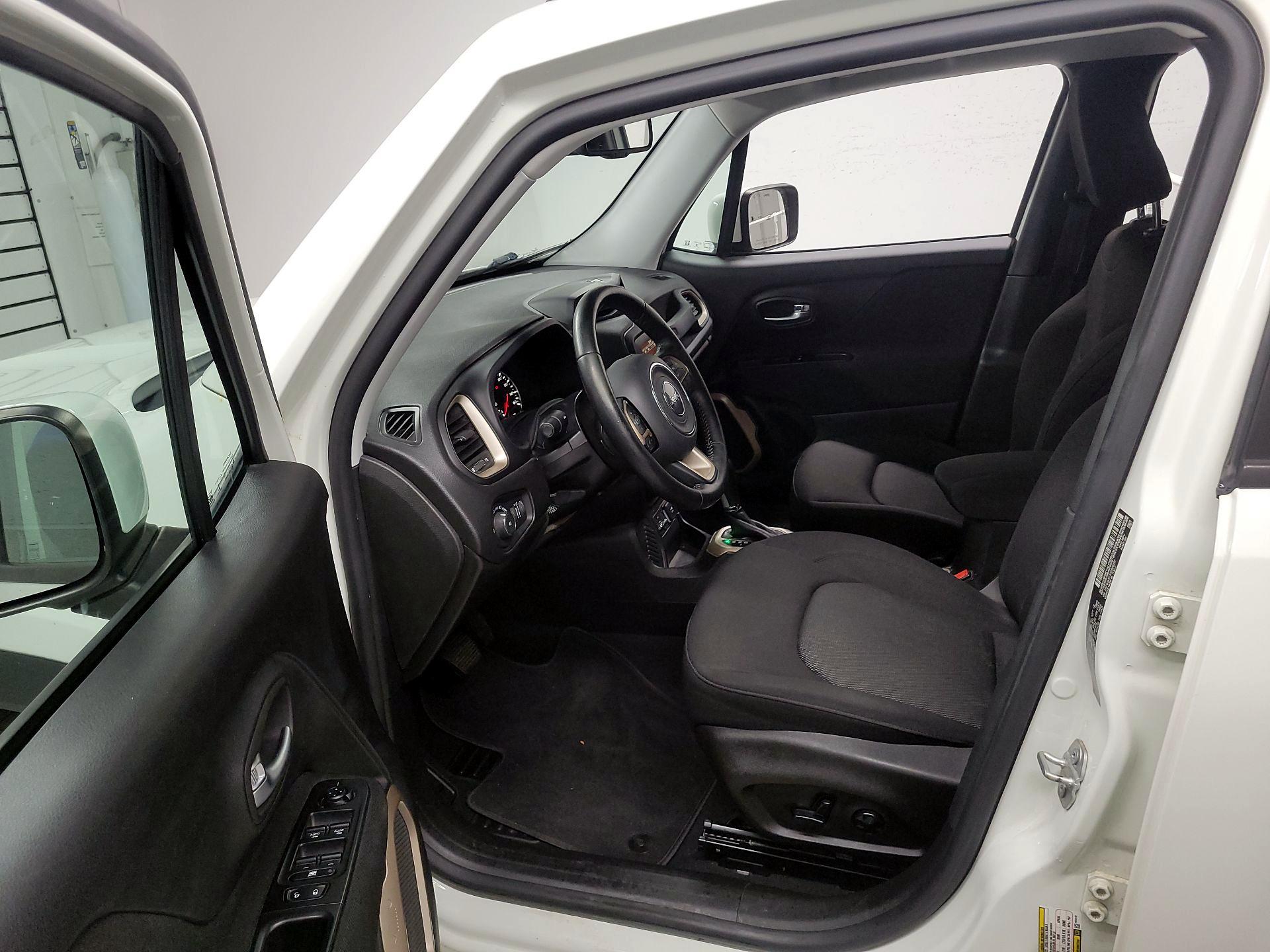 Thumbnail: 2016 Jeep Renegade - 11