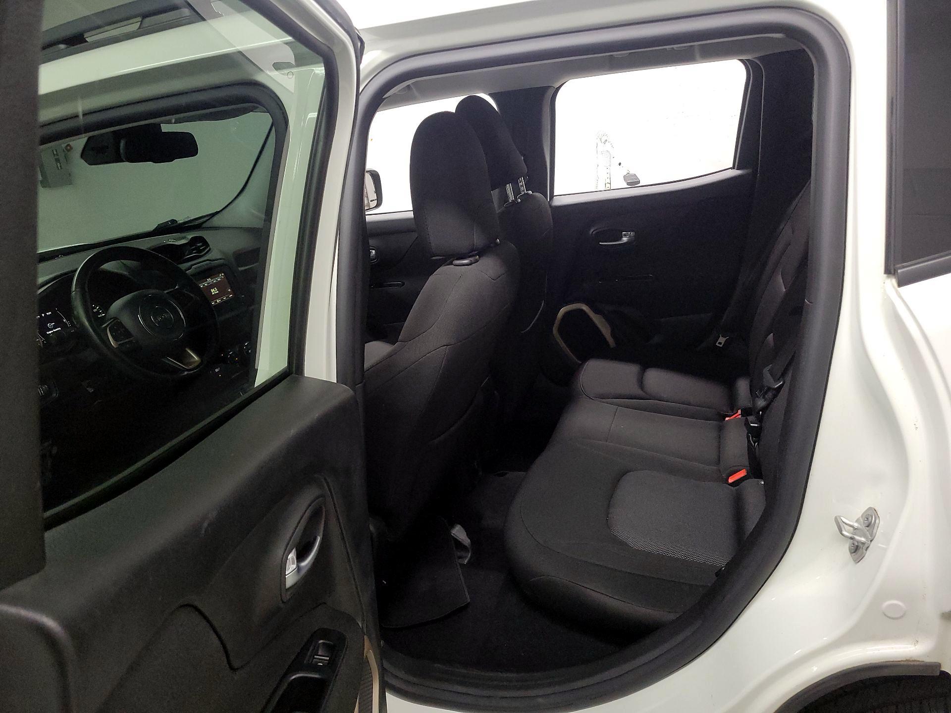 Thumbnail: 2016 Jeep Renegade - 18
