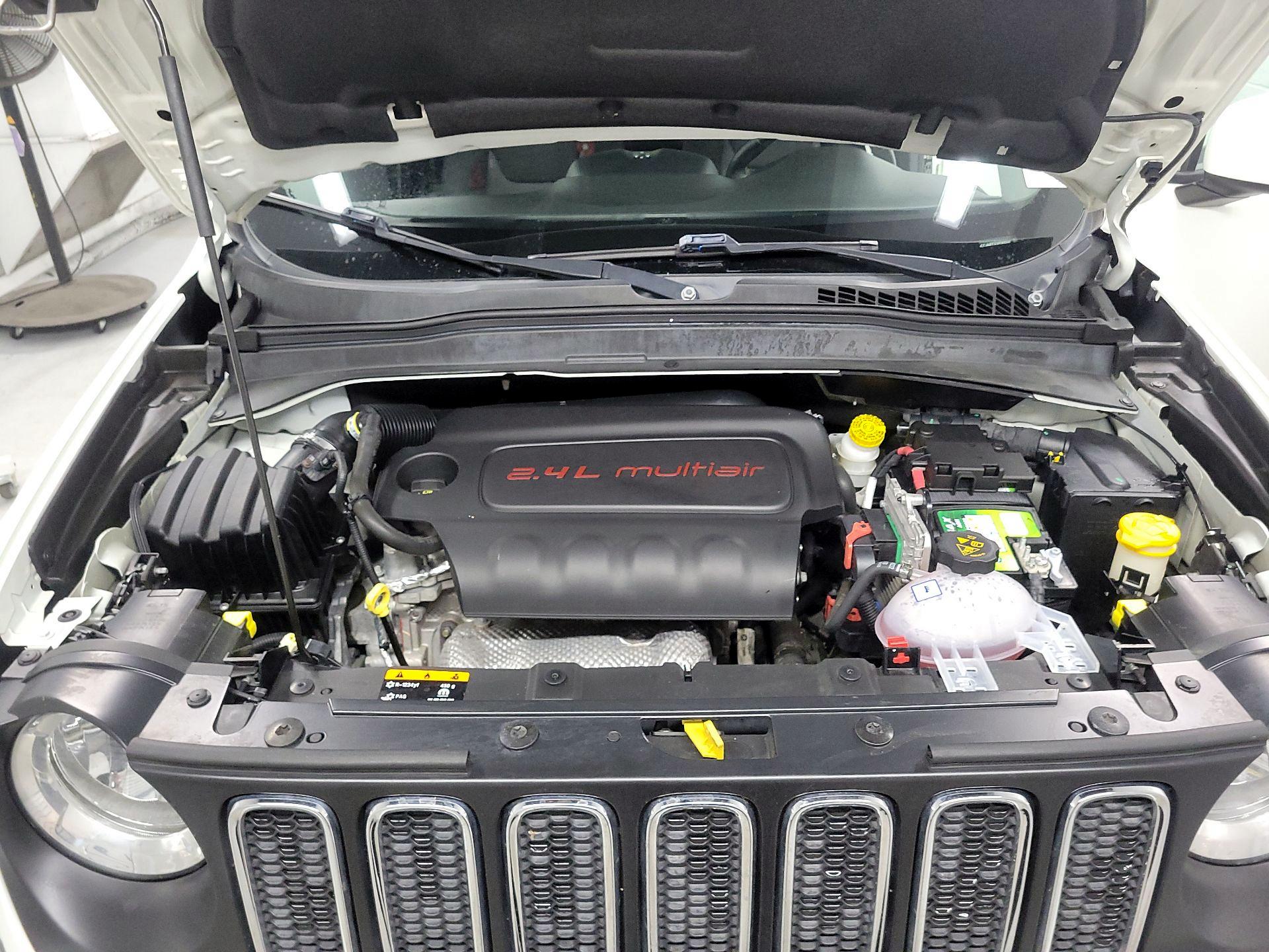 Thumbnail: 2016 Jeep Renegade - 20