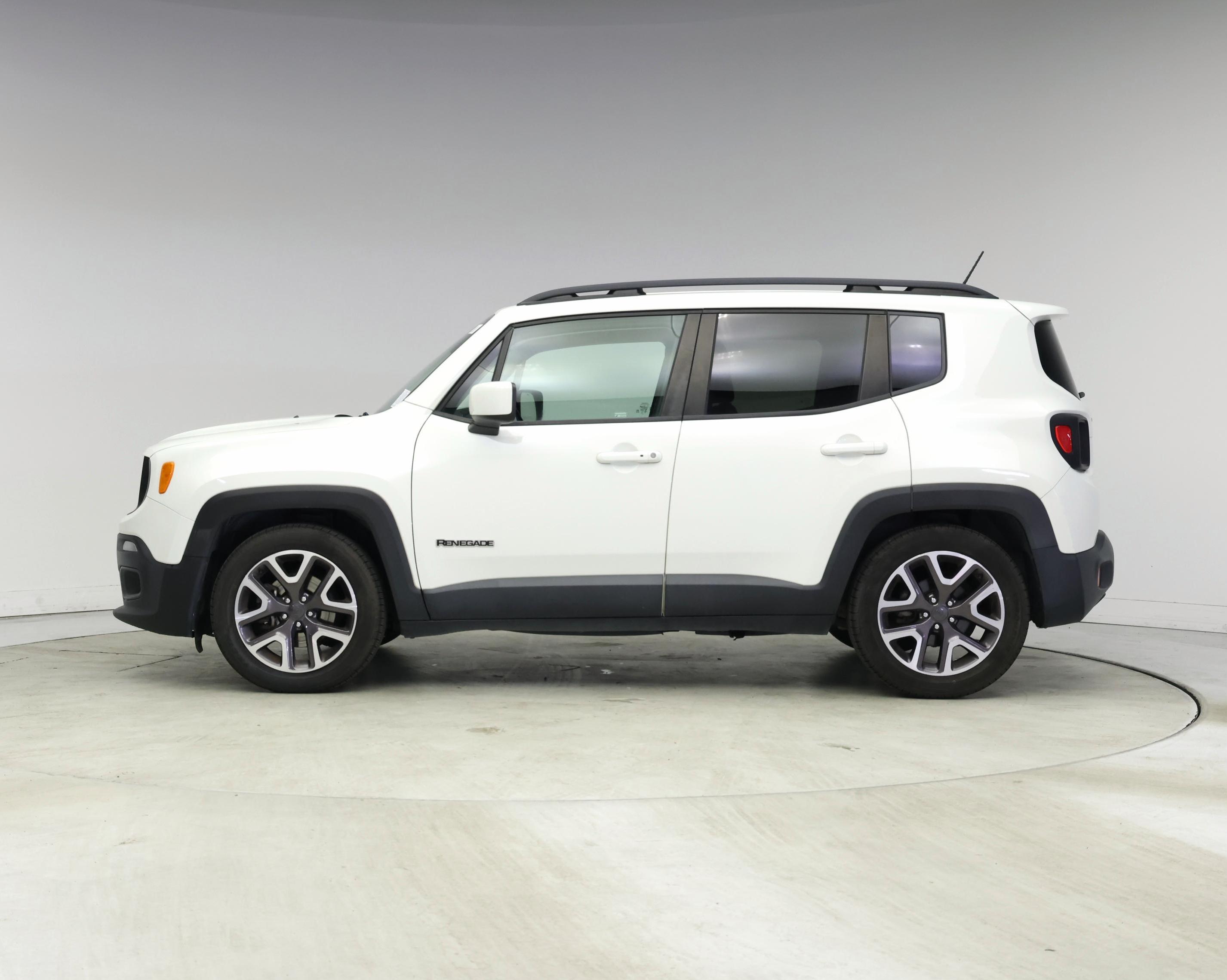 Thumbnail: 2016 Jeep Renegade - 3