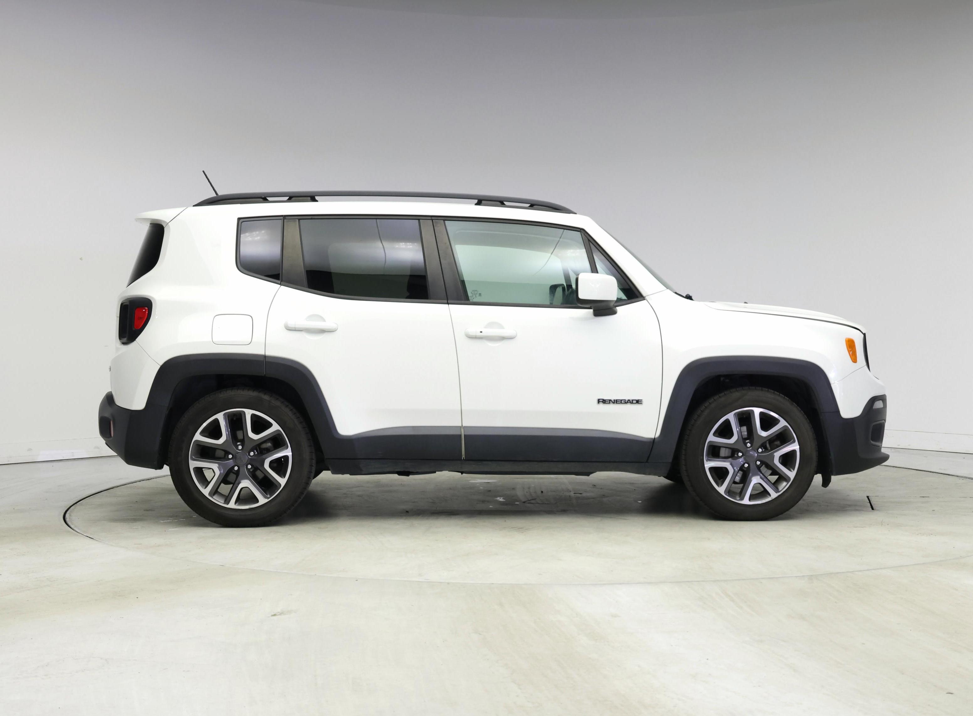 Thumbnail: 2016 Jeep Renegade - 7
