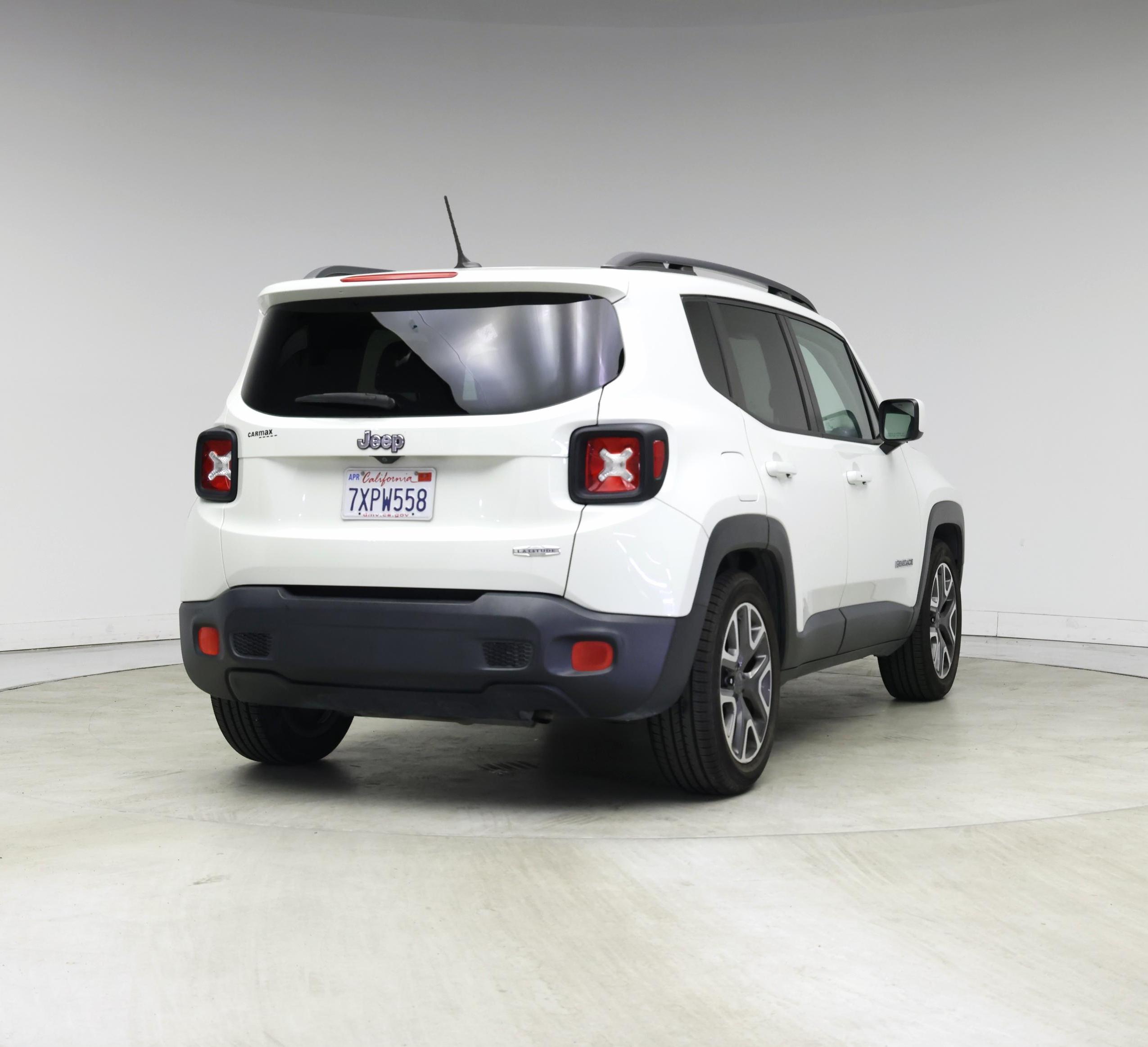 Thumbnail: 2016 Jeep Renegade - 8