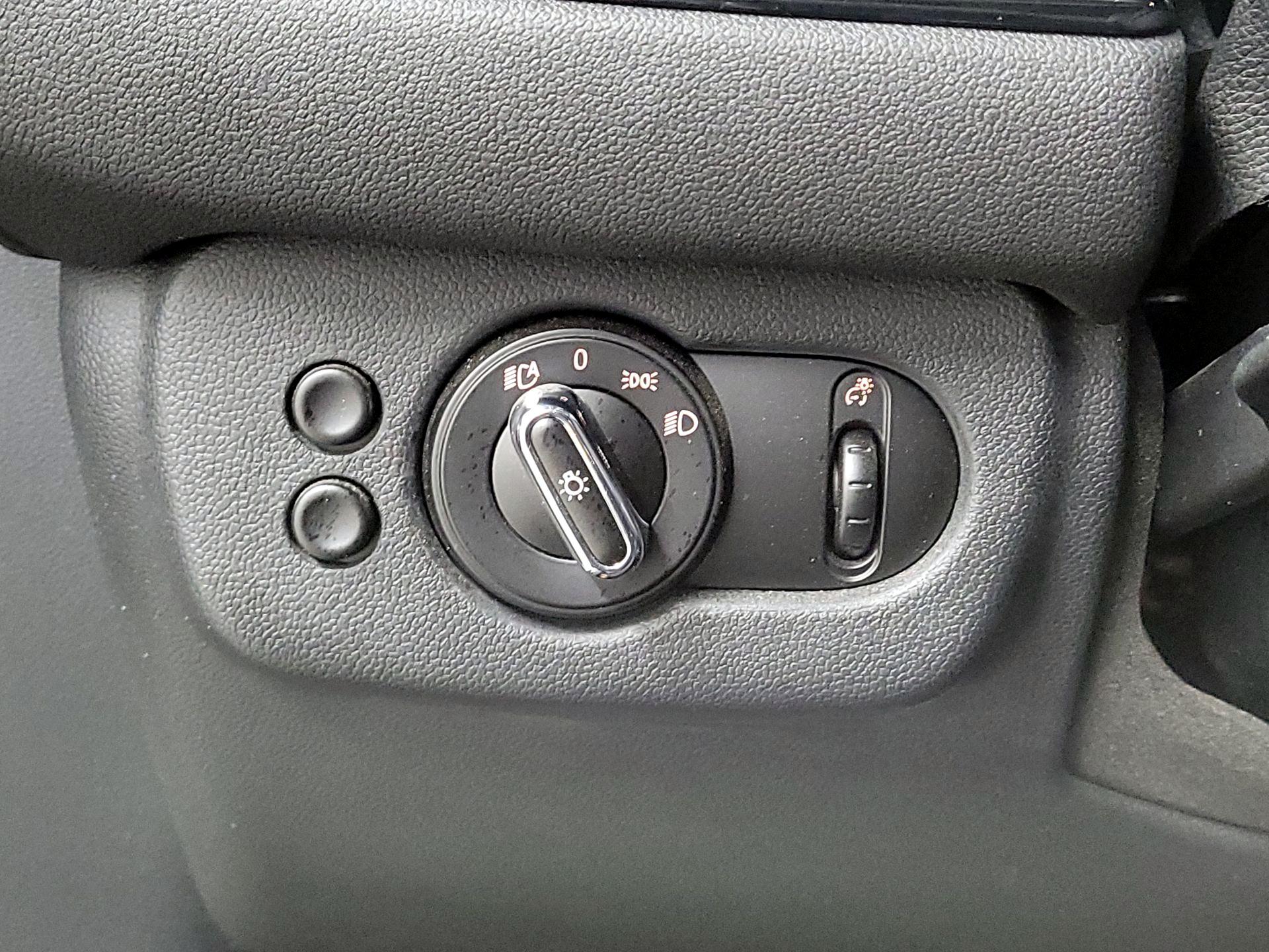 Thumbnail: 2016 MINI Cooper Clubman - 13