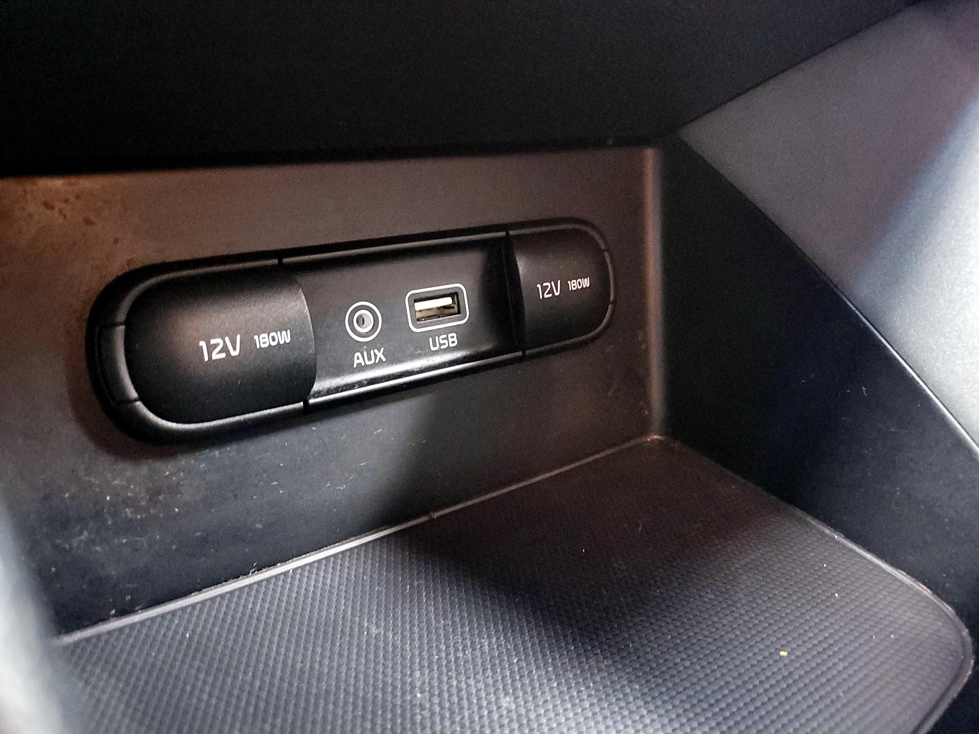 Thumbnail: 2018 Kia Niro - 18