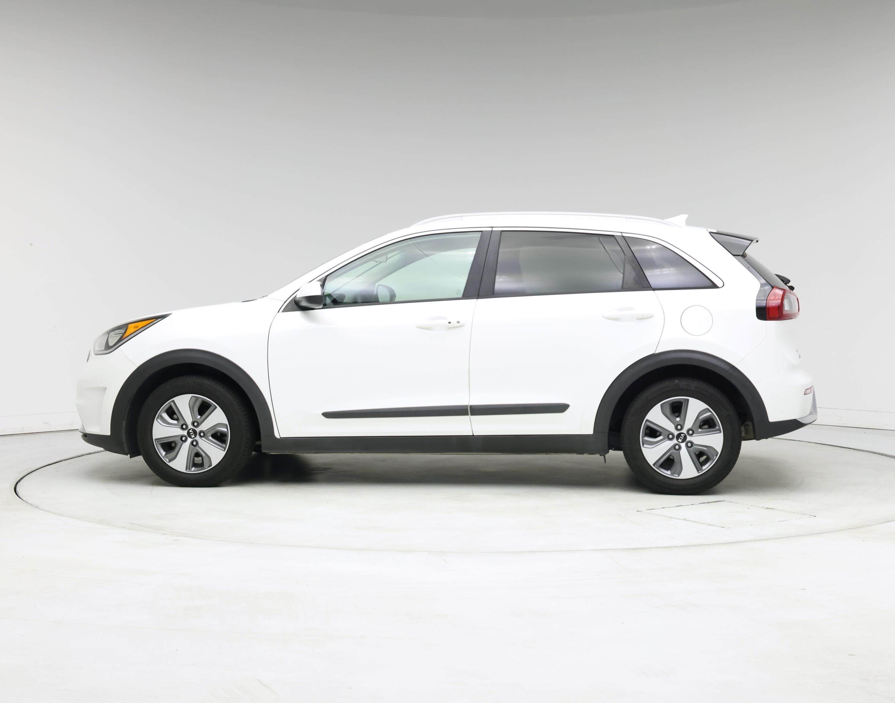 Thumbnail: 2018 Kia Niro - 3