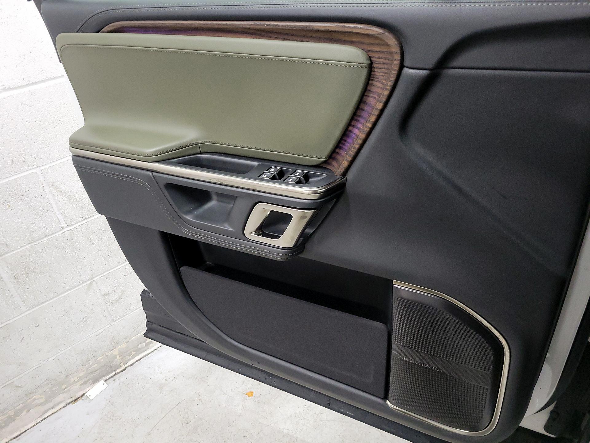 Thumbnail: 2022 Rivian R1T - 12