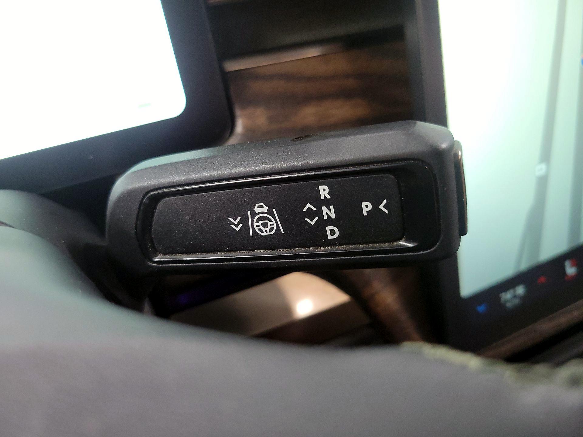 Thumbnail: 2022 Rivian R1T - 17