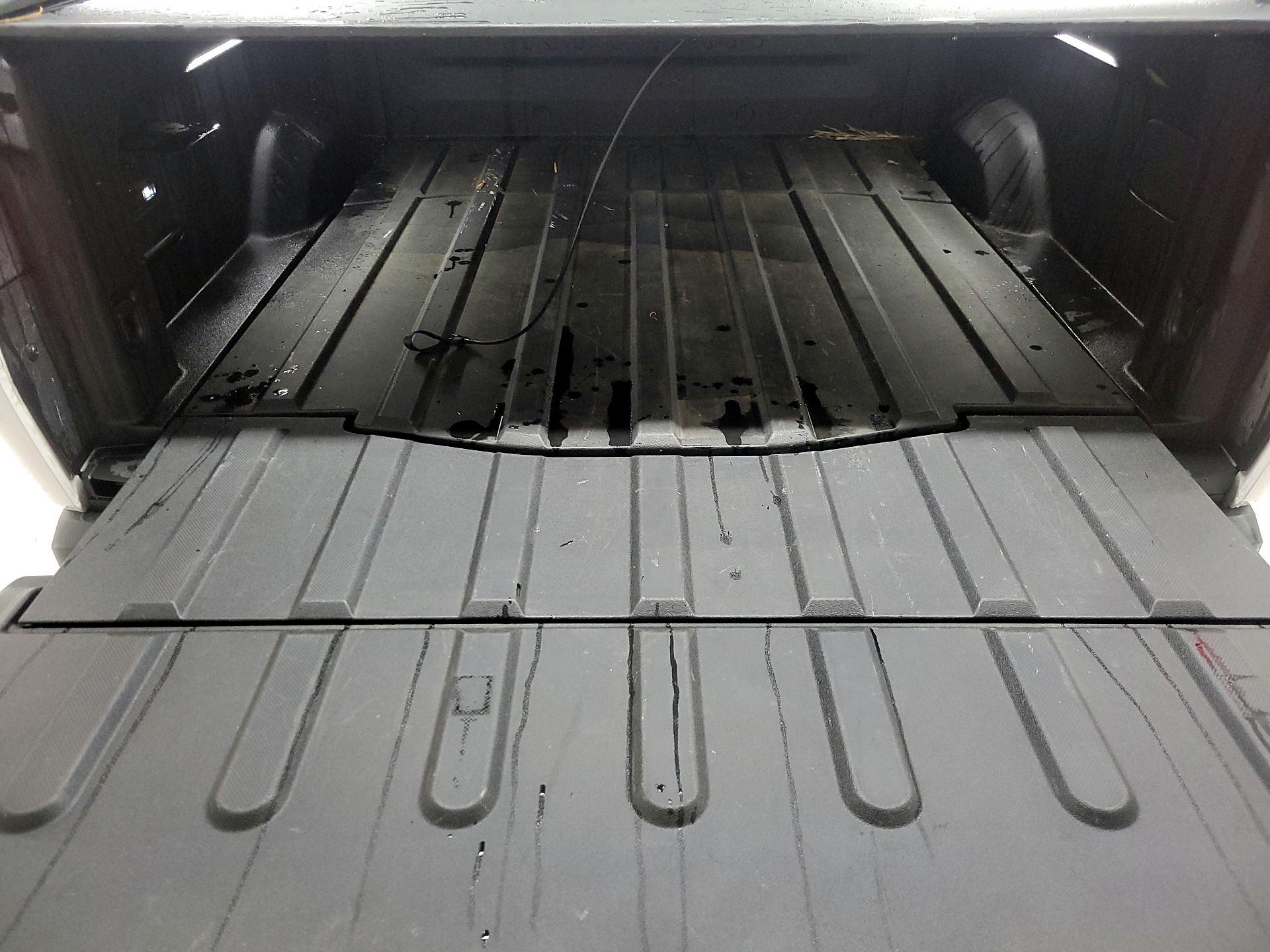 Thumbnail: 2022 Rivian R1T - 19