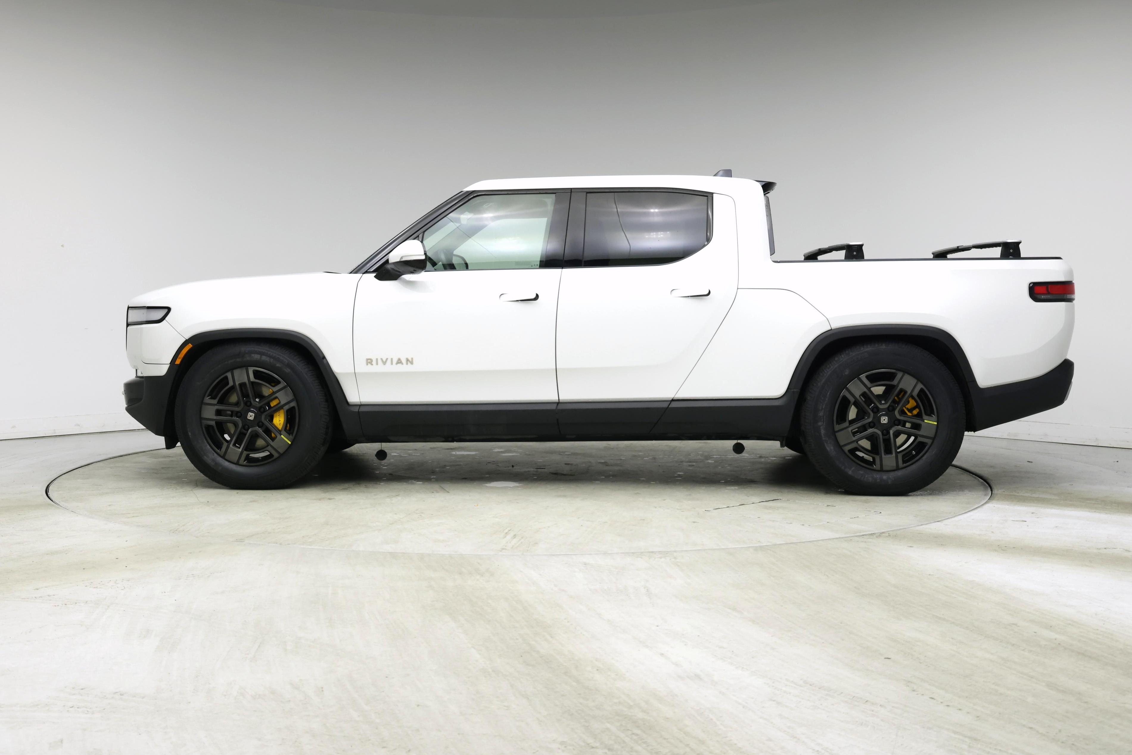 Thumbnail: 2022 Rivian R1T - 3