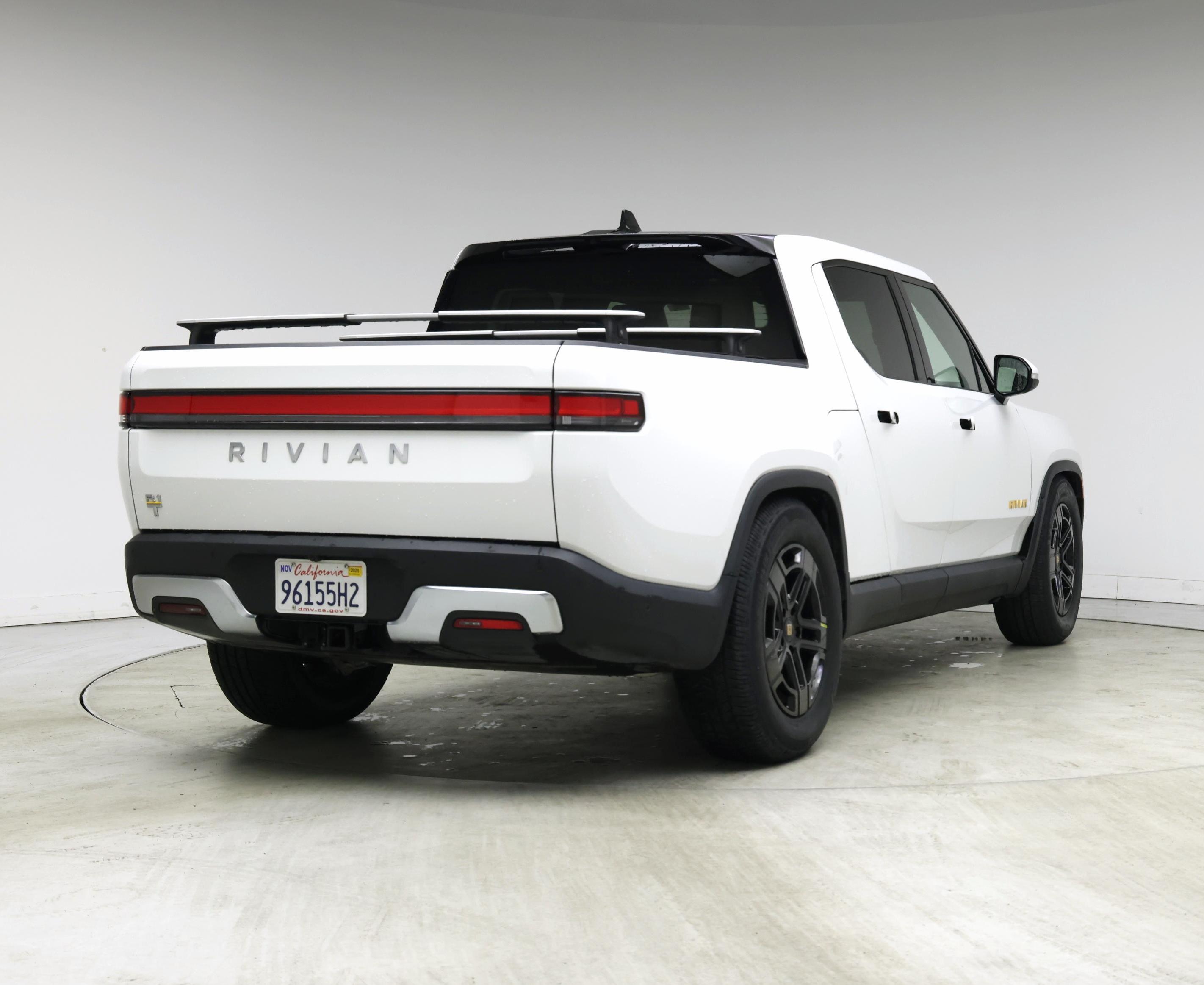 Thumbnail: 2022 Rivian R1T - 8