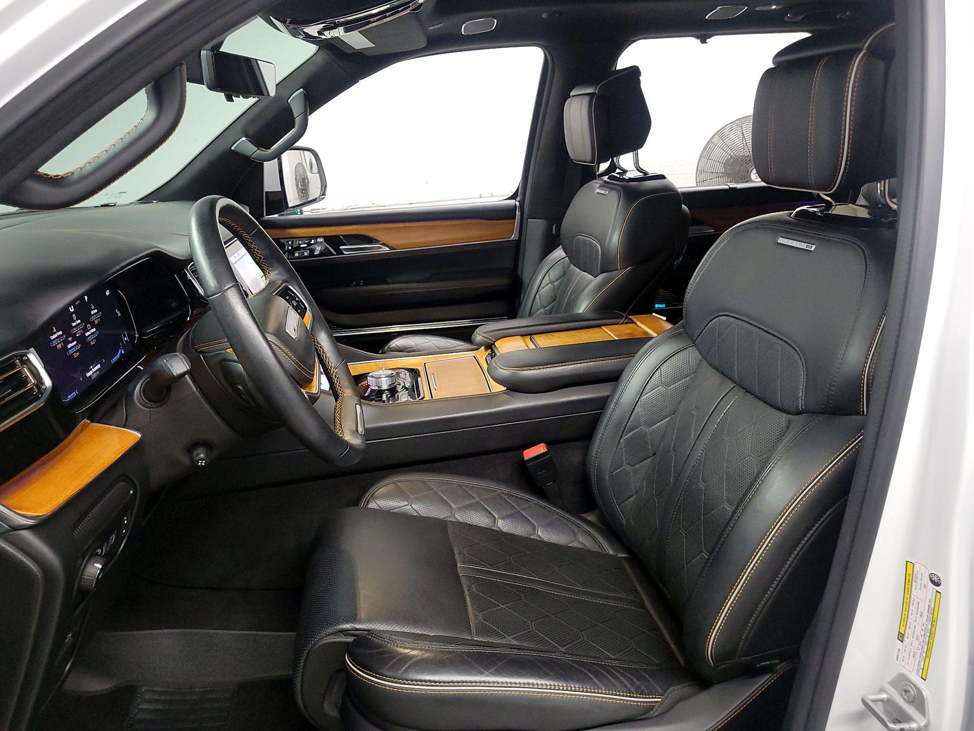 Thumbnail: 2022 Jeep Grand Wagoneer - 11