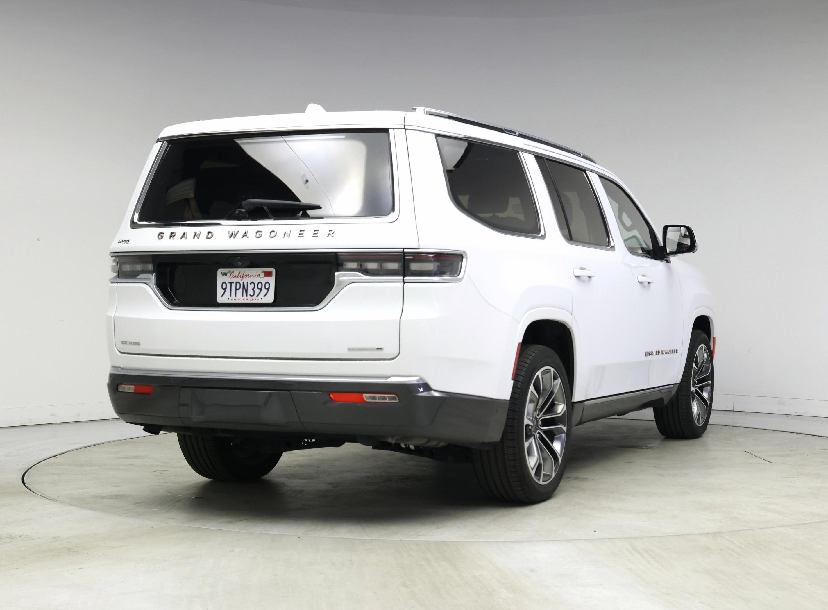 Thumbnail: 2022 Jeep Grand Wagoneer - 8