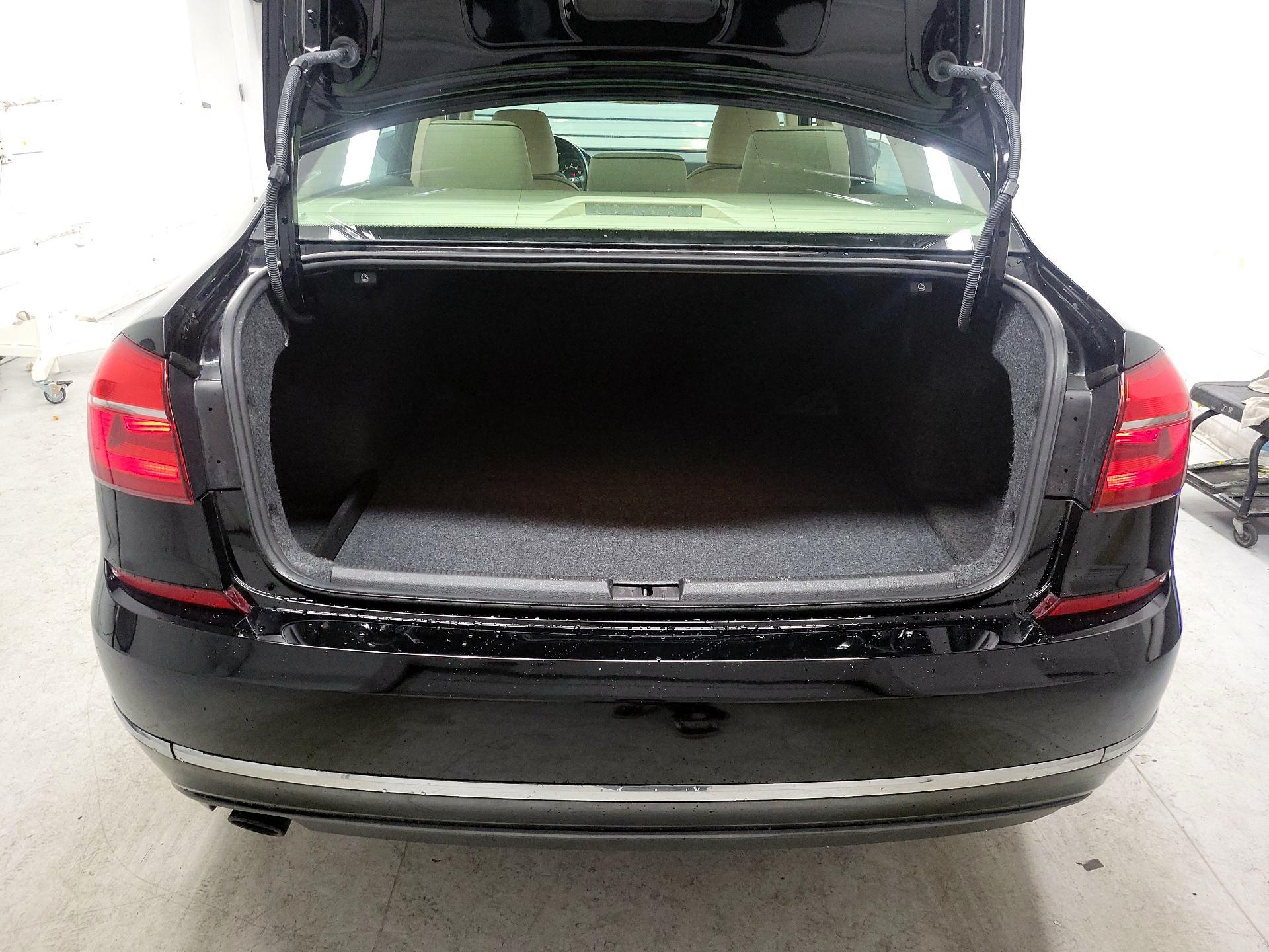Thumbnail: 2016 Volkswagen Passat - 18