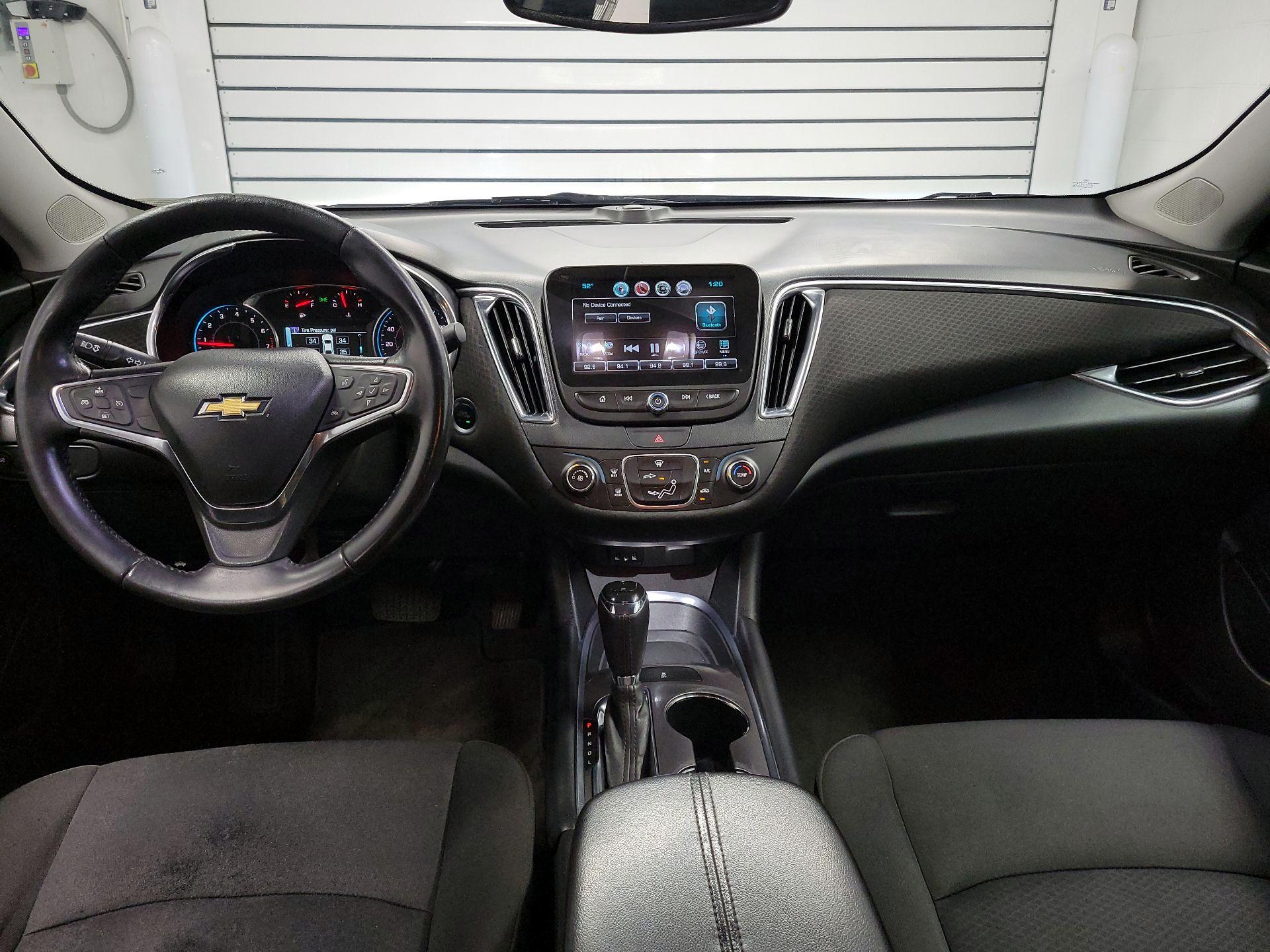 Thumbnail: 2018 Chevrolet Malibu - 9