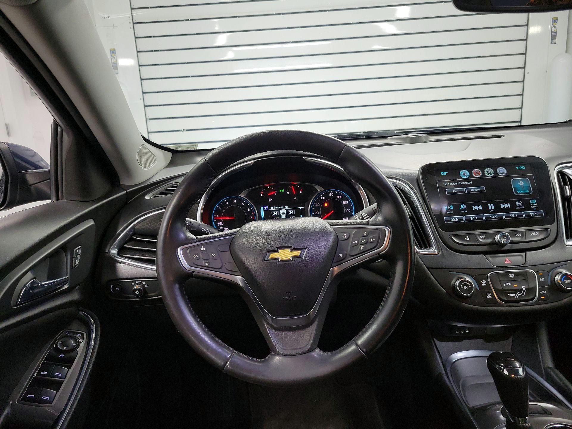 Thumbnail: 2018 Chevrolet Malibu - 10