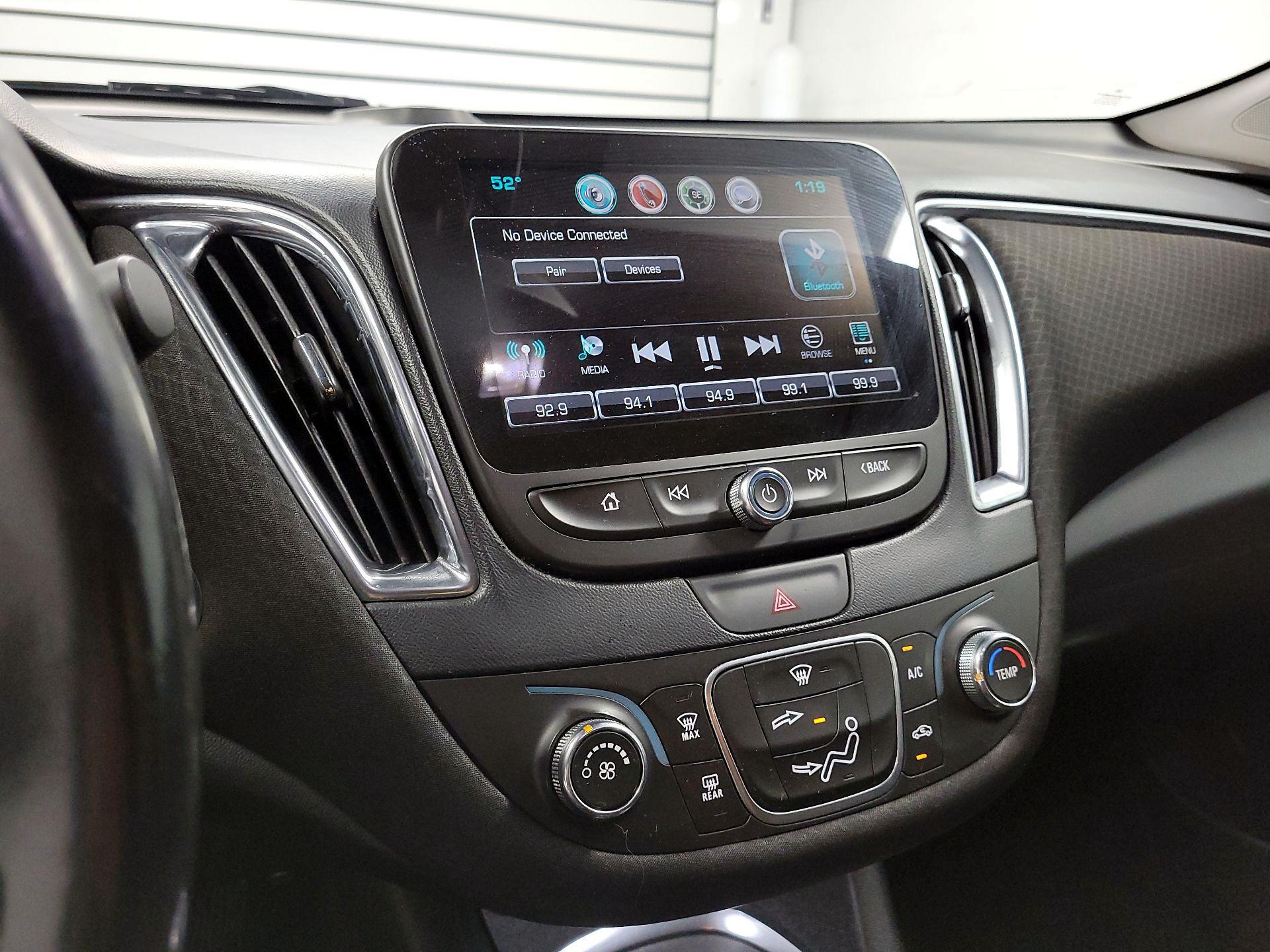 Thumbnail: 2018 Chevrolet Malibu - 15