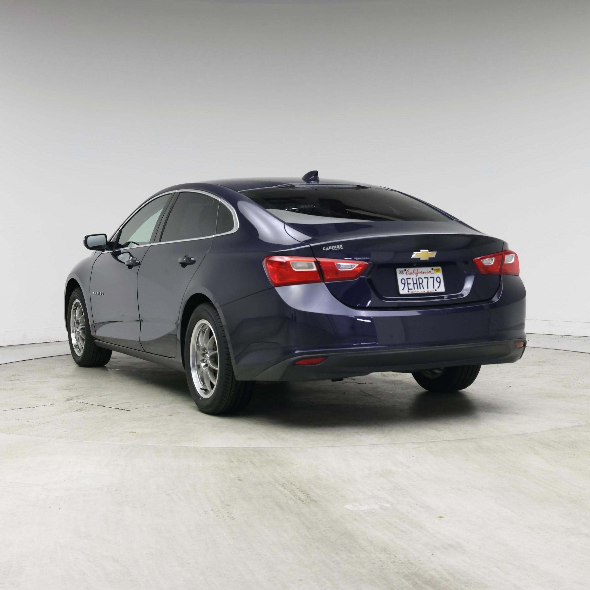 Thumbnail: 2018 Chevrolet Malibu - 2