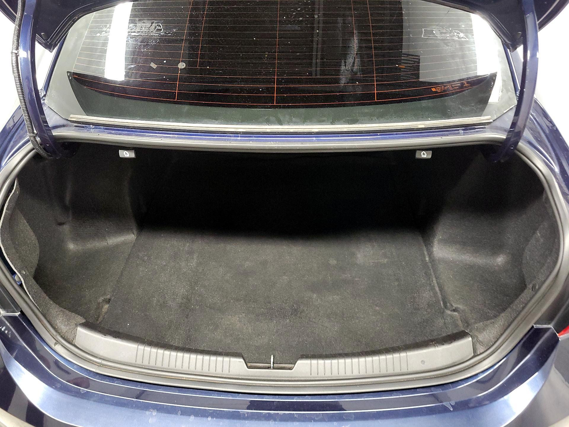 Thumbnail: 2018 Chevrolet Malibu - 19