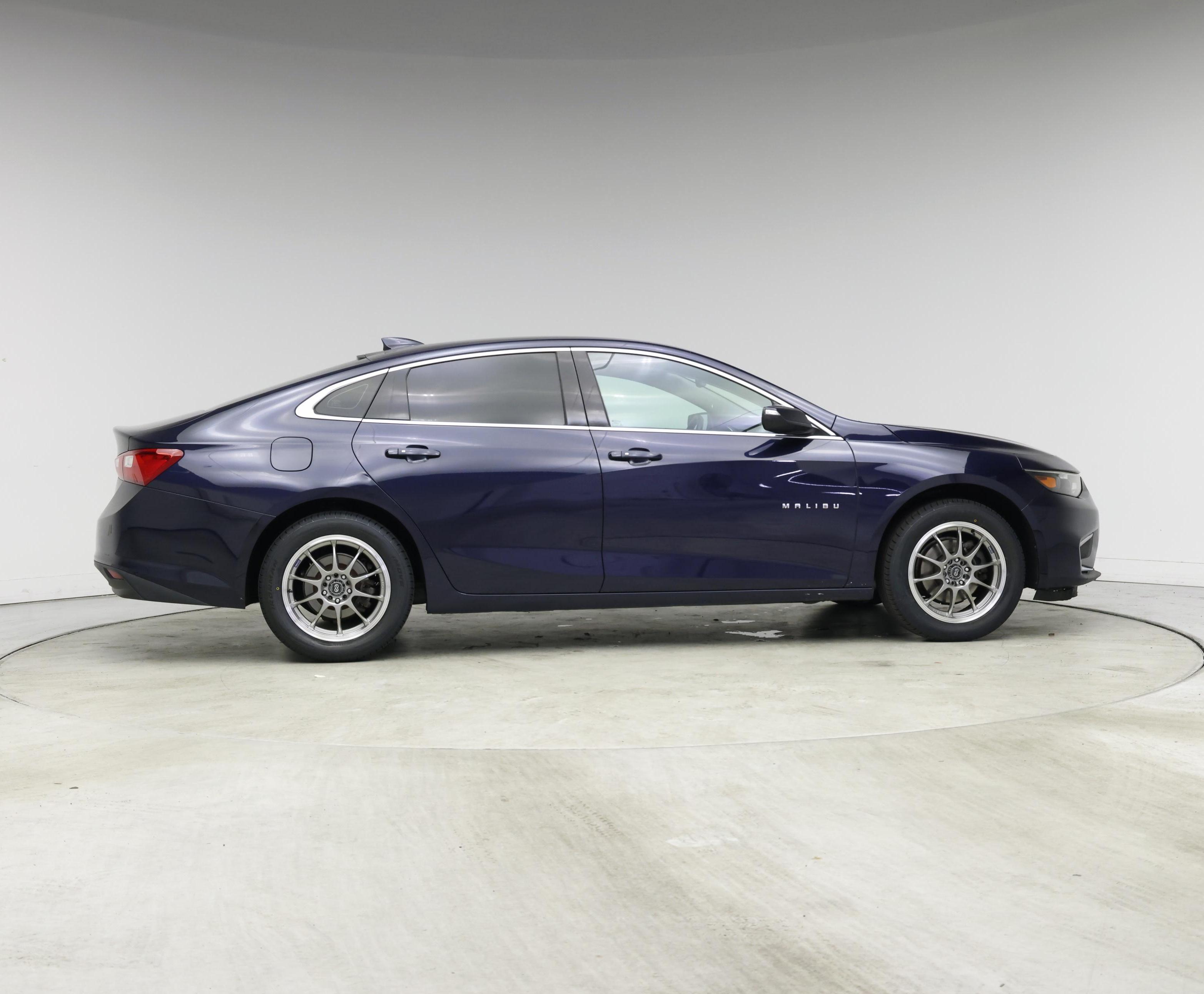 Thumbnail: 2018 Chevrolet Malibu - 7