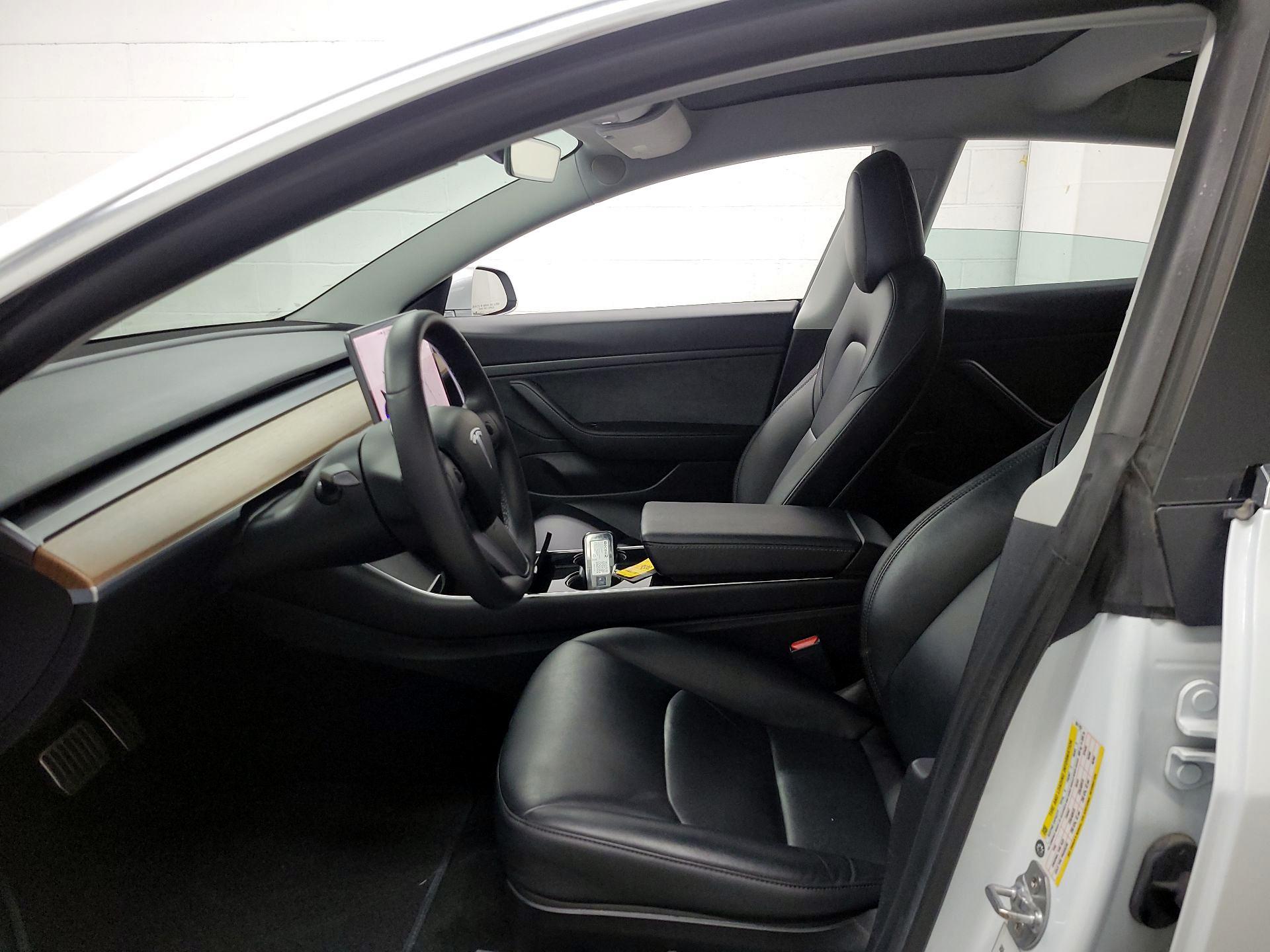 Thumbnail: 2020 Tesla Model 3 - 11